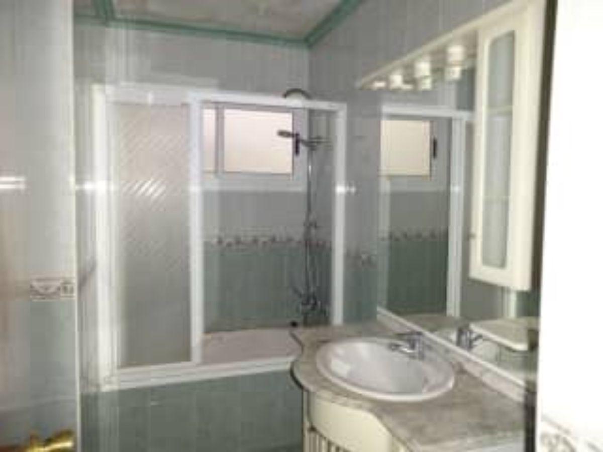 For sale of flat in Almería