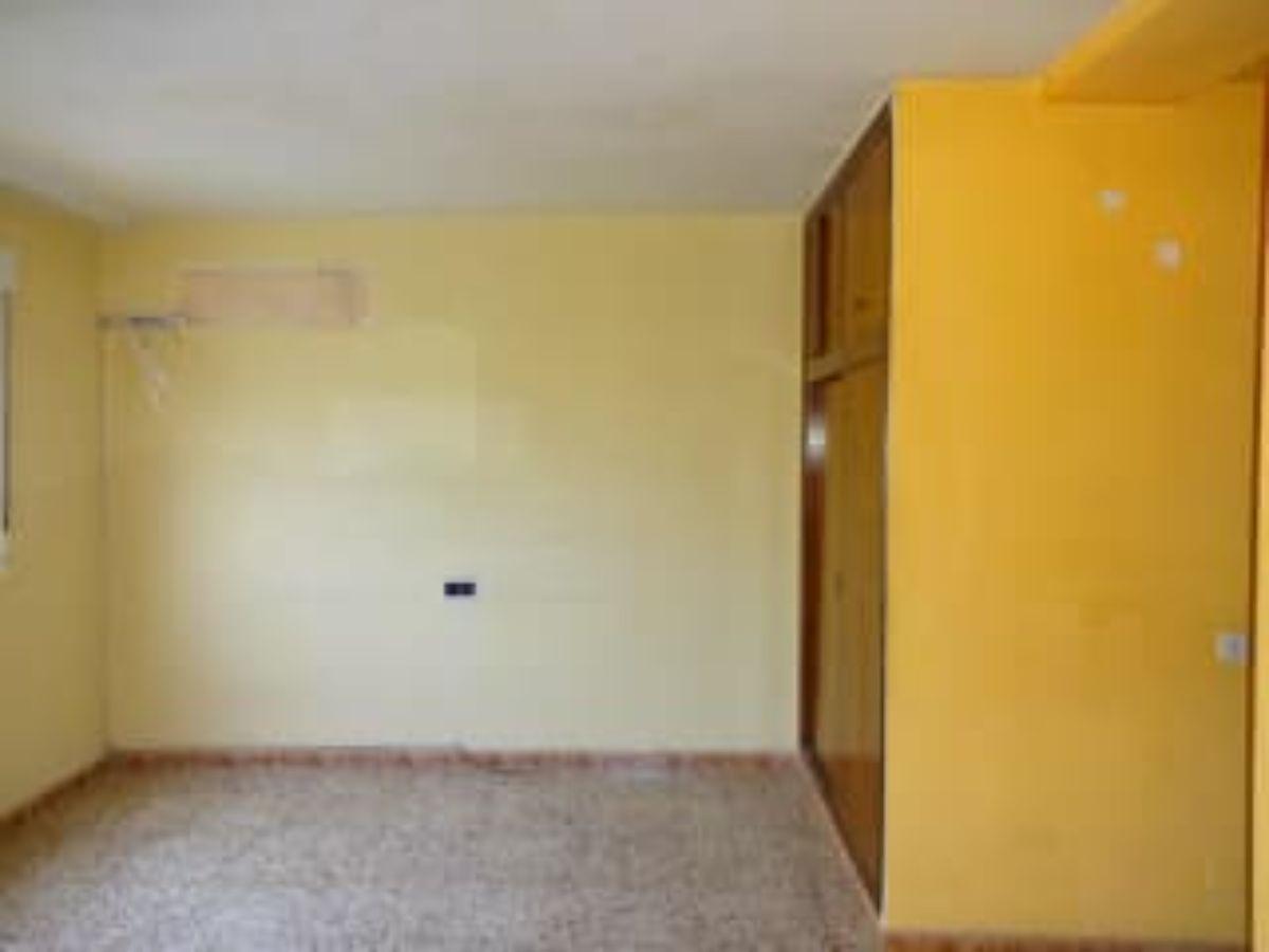 For sale of flat in Almería