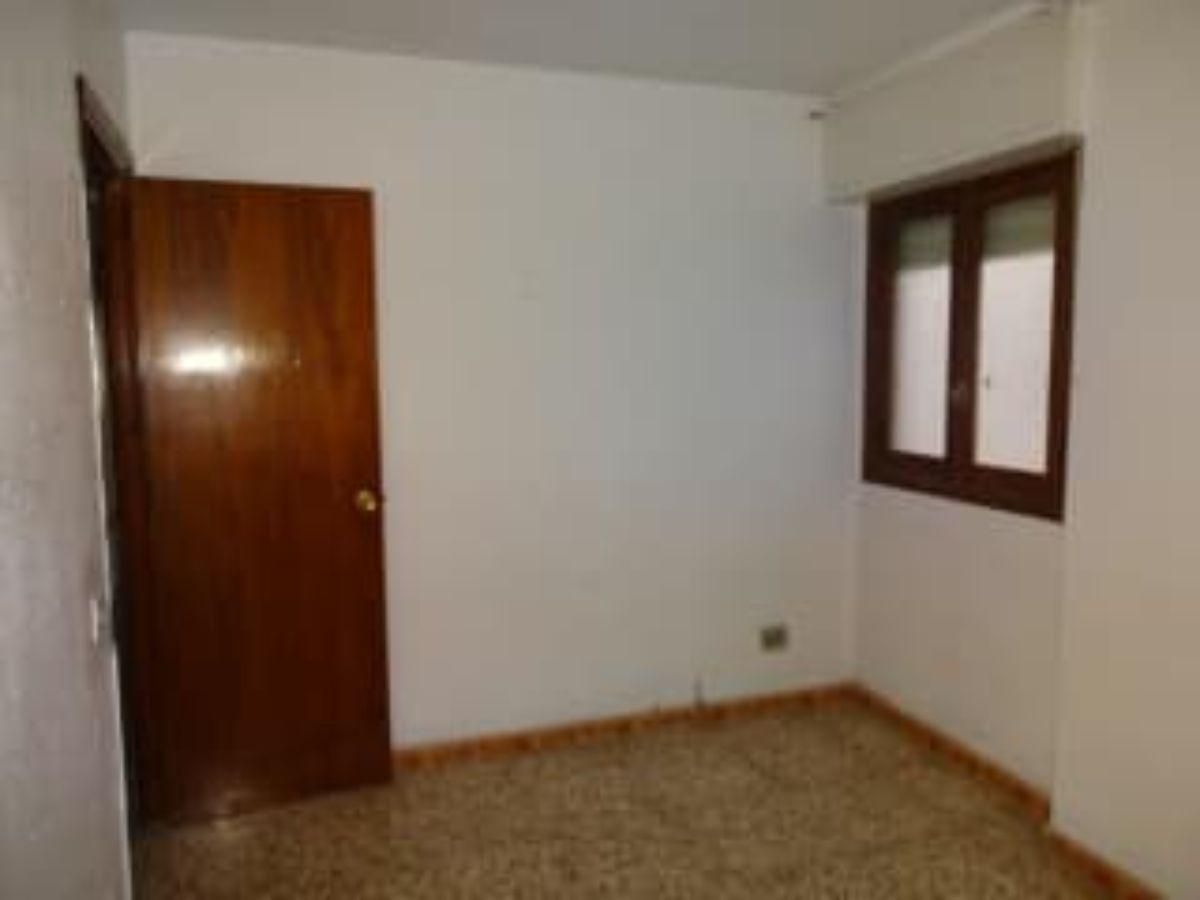 For sale of flat in Almería