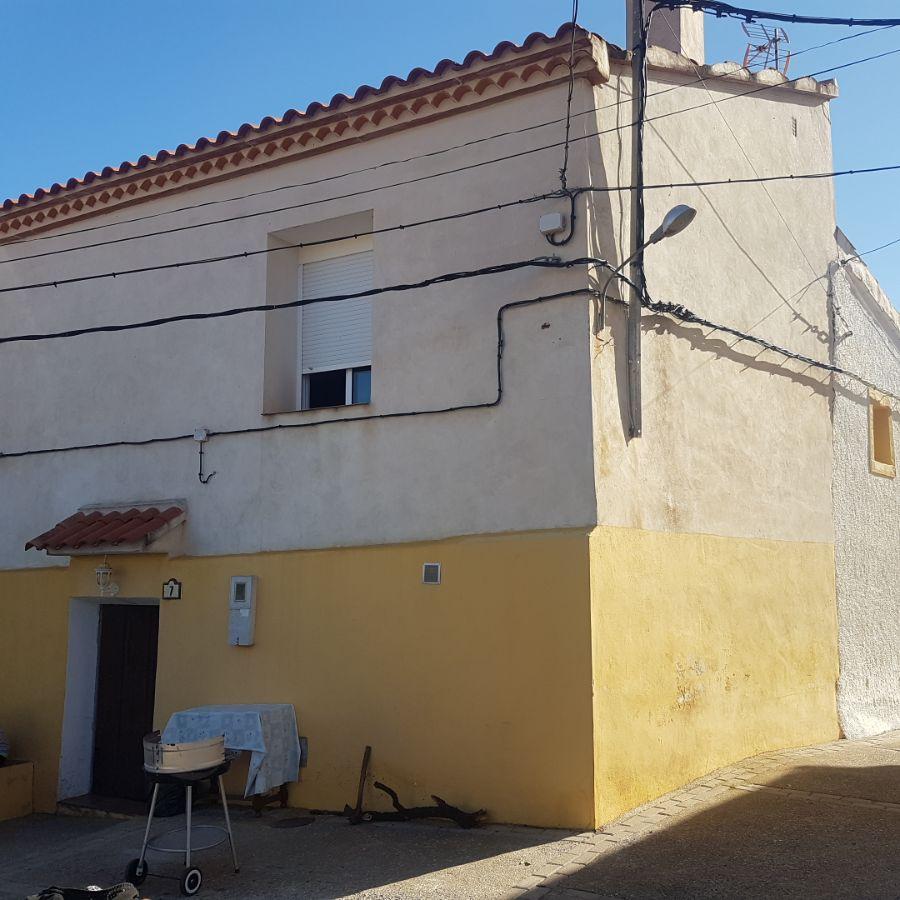 For sale of house in Benizalón