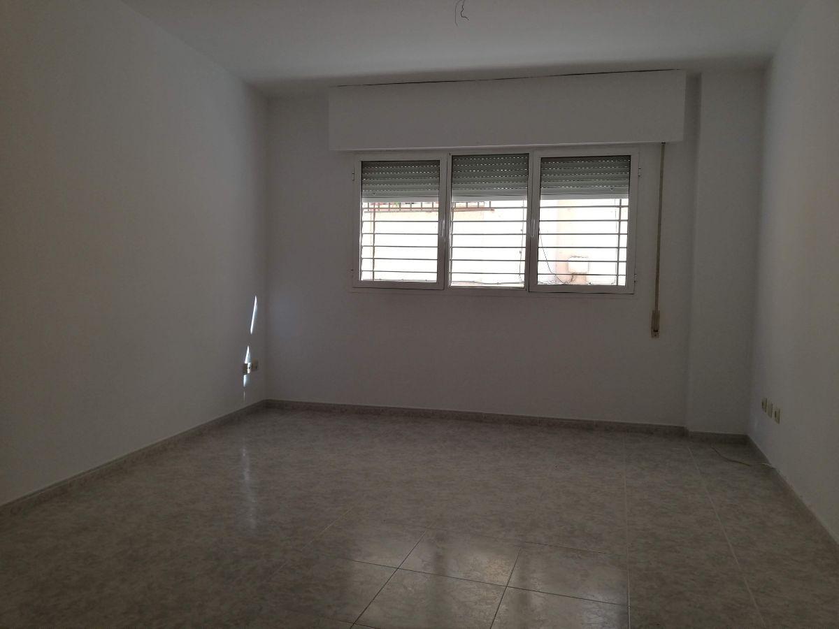 For sale of flat in Almería