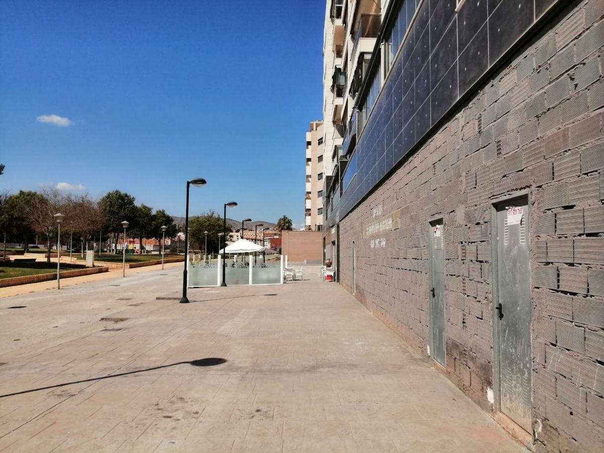 Venta de local comercial en Almería