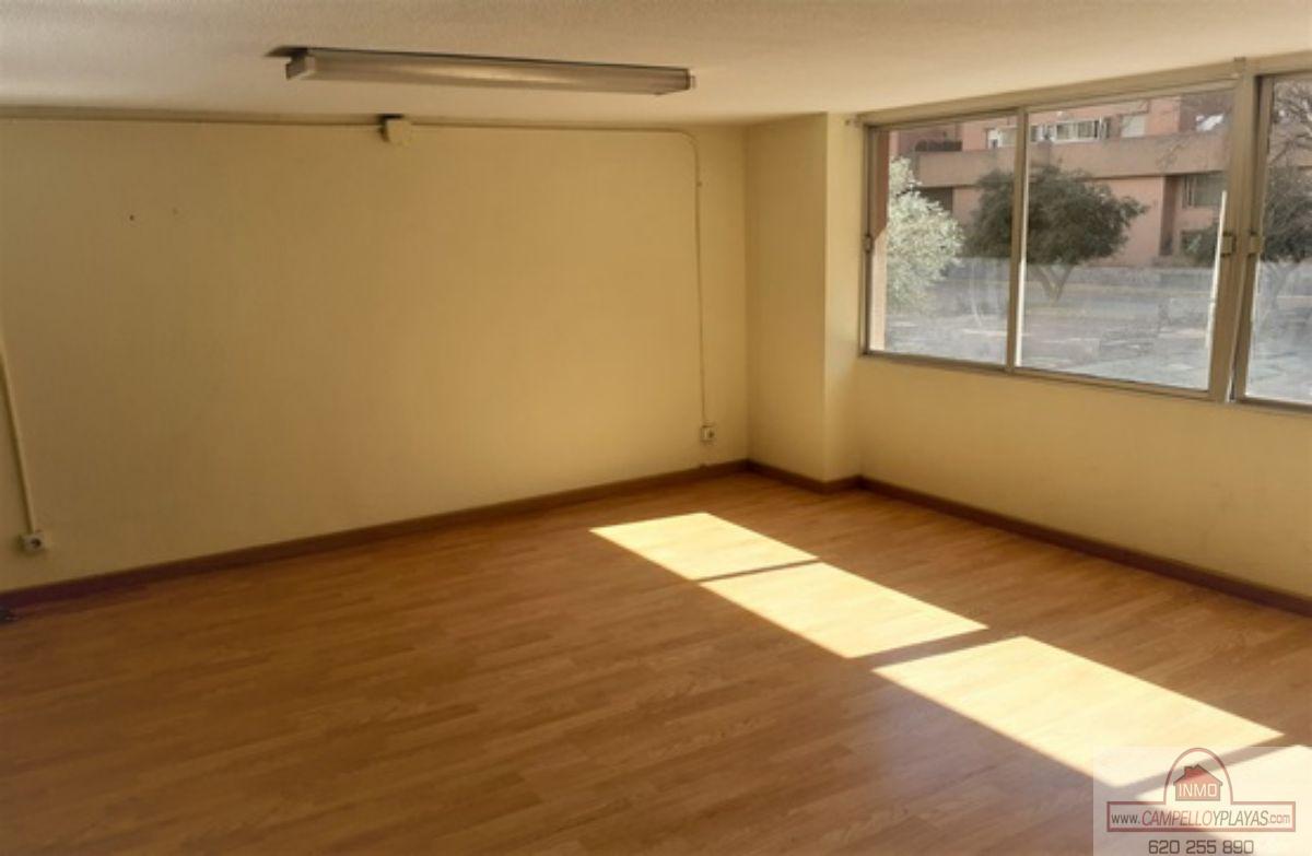 For sale of office in Elda