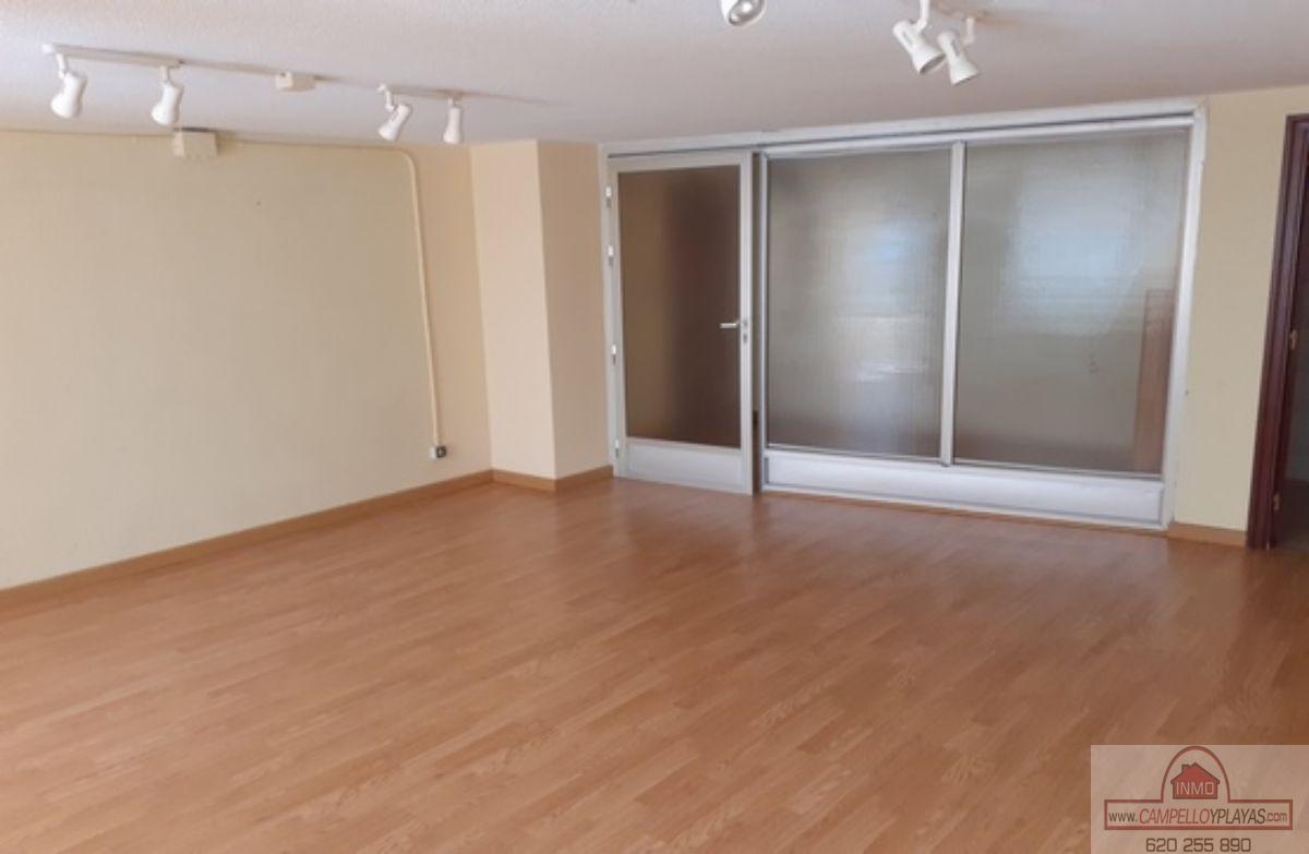 For sale of office in Elda
