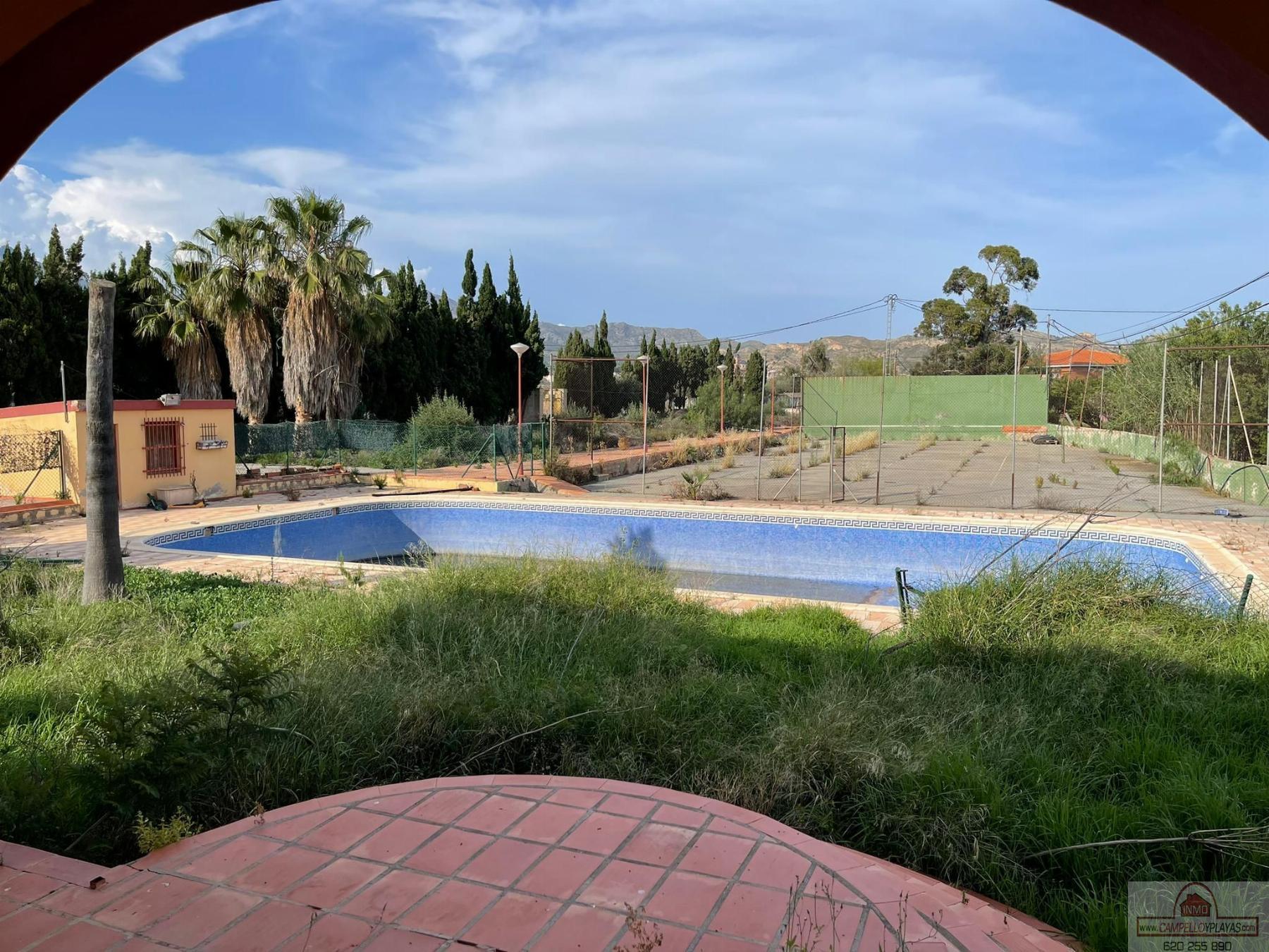 Swimming pool