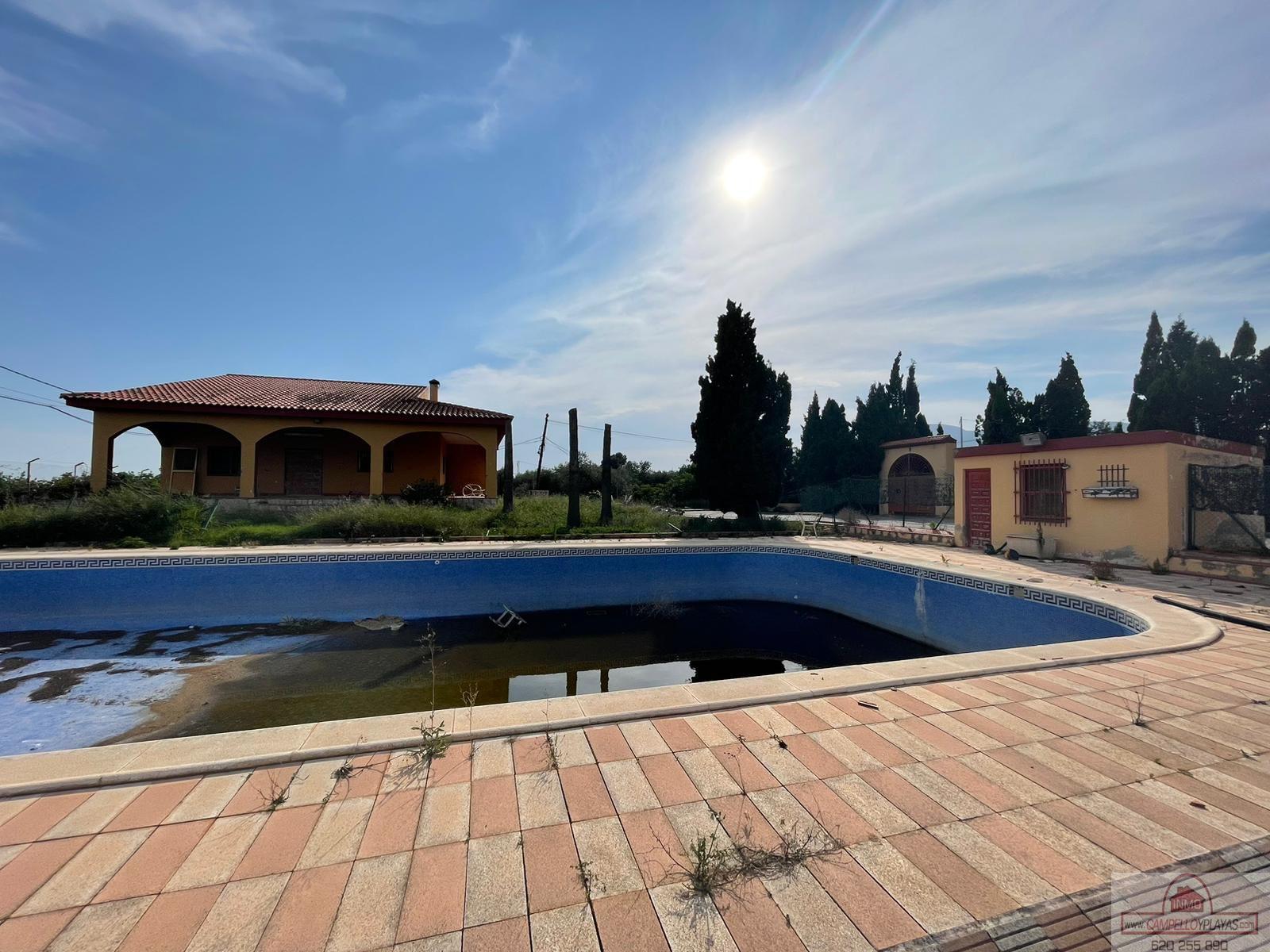 Swimming pool