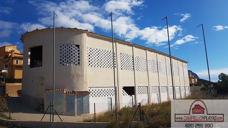 For sale of commercial in Relleu