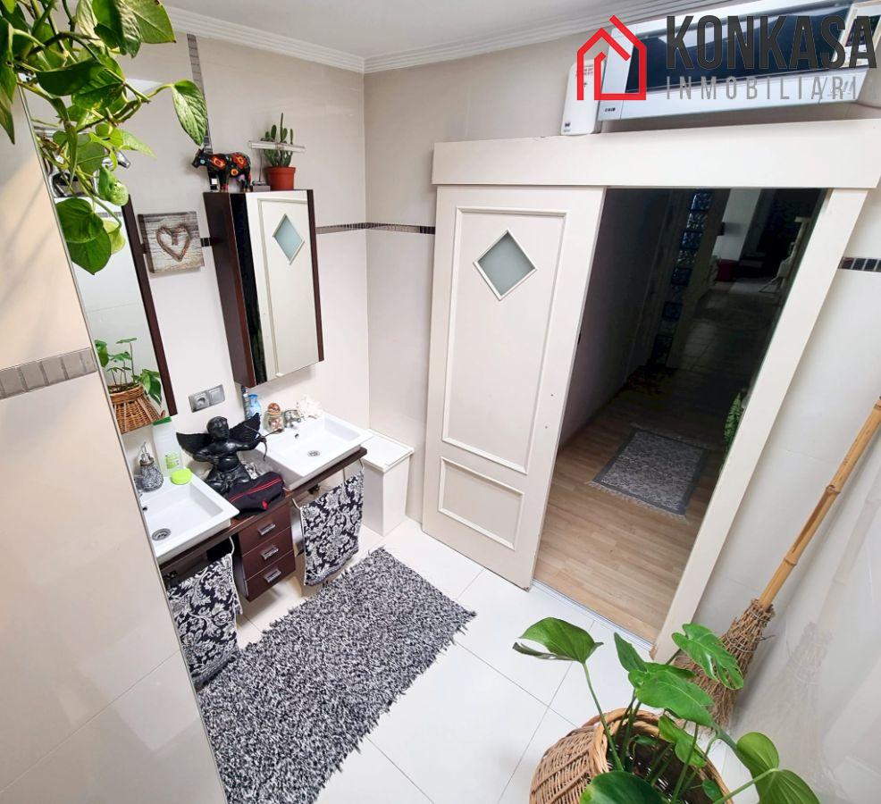 For sale of flat in Arcos de la Frontera