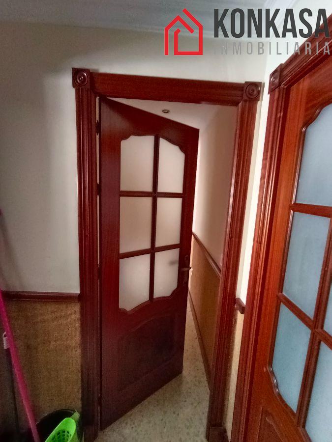 For sale of flat in Arcos de la Frontera