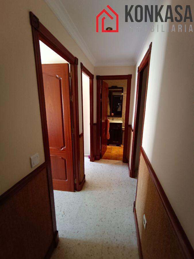 For sale of flat in Arcos de la Frontera