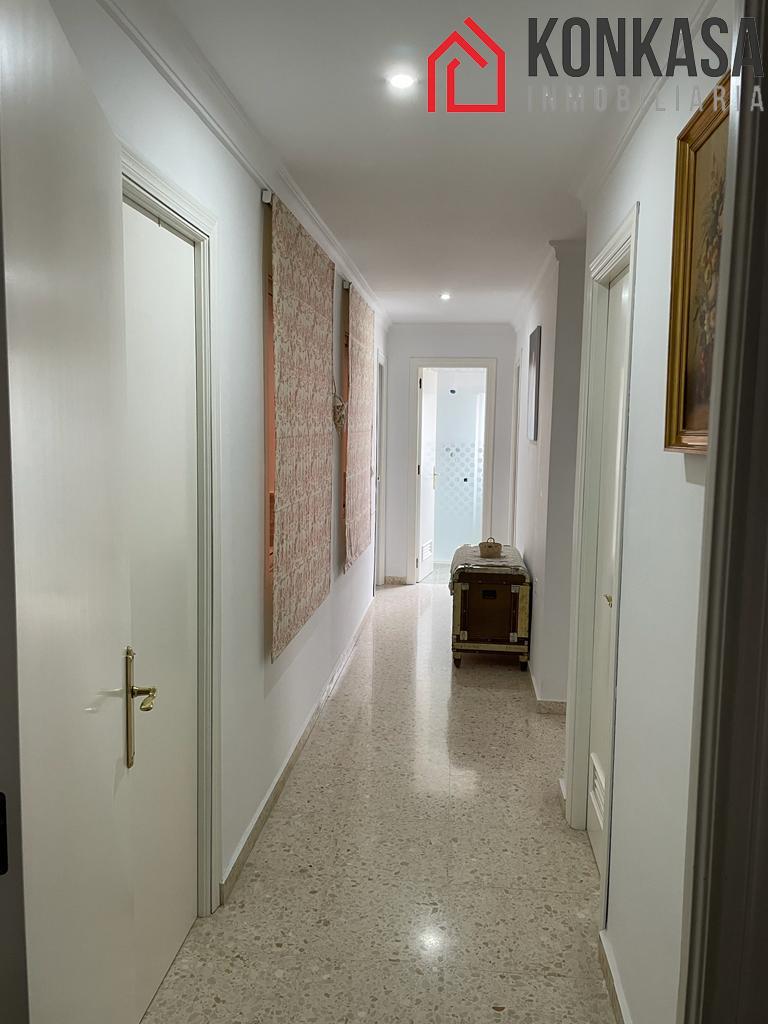 For sale of flat in Arcos de la Frontera