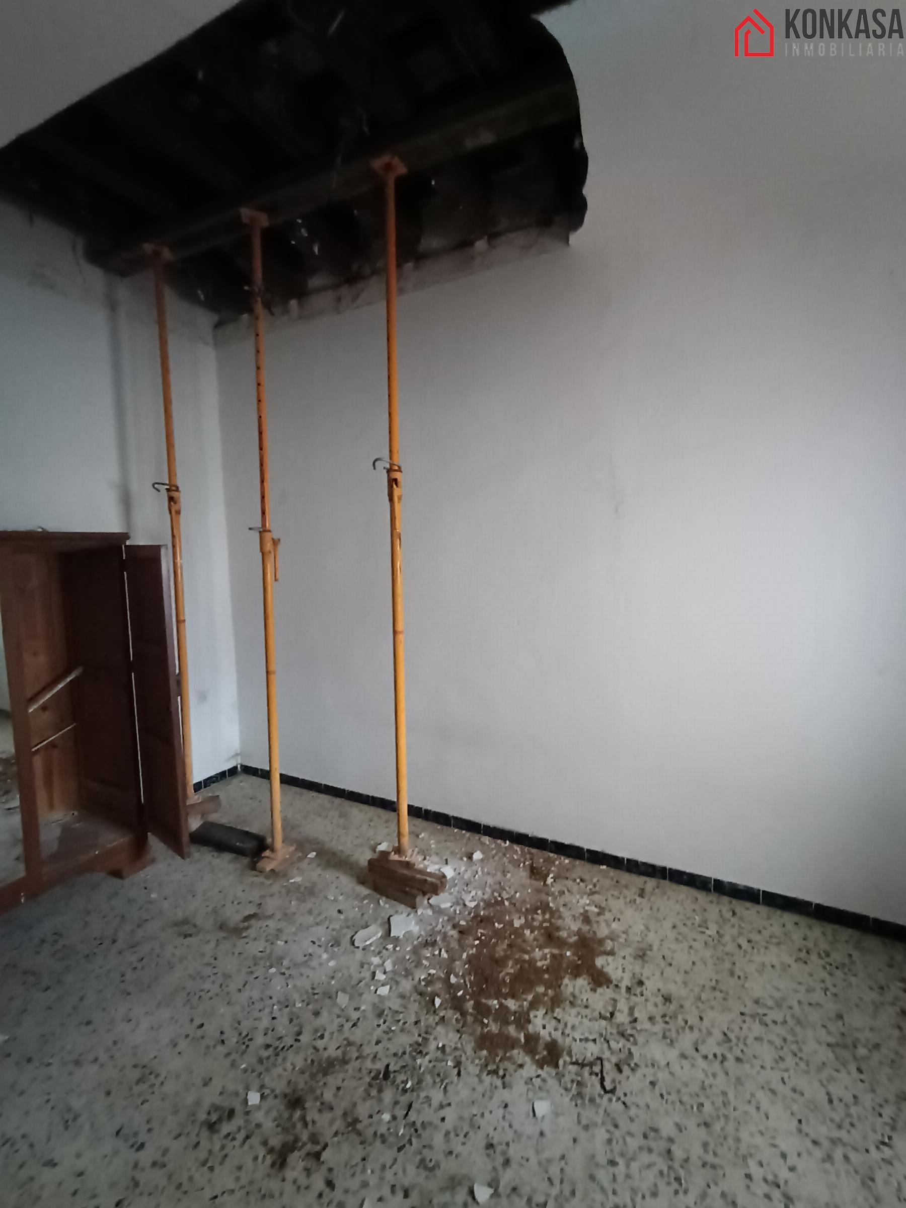For sale of flat in Arcos de la Frontera