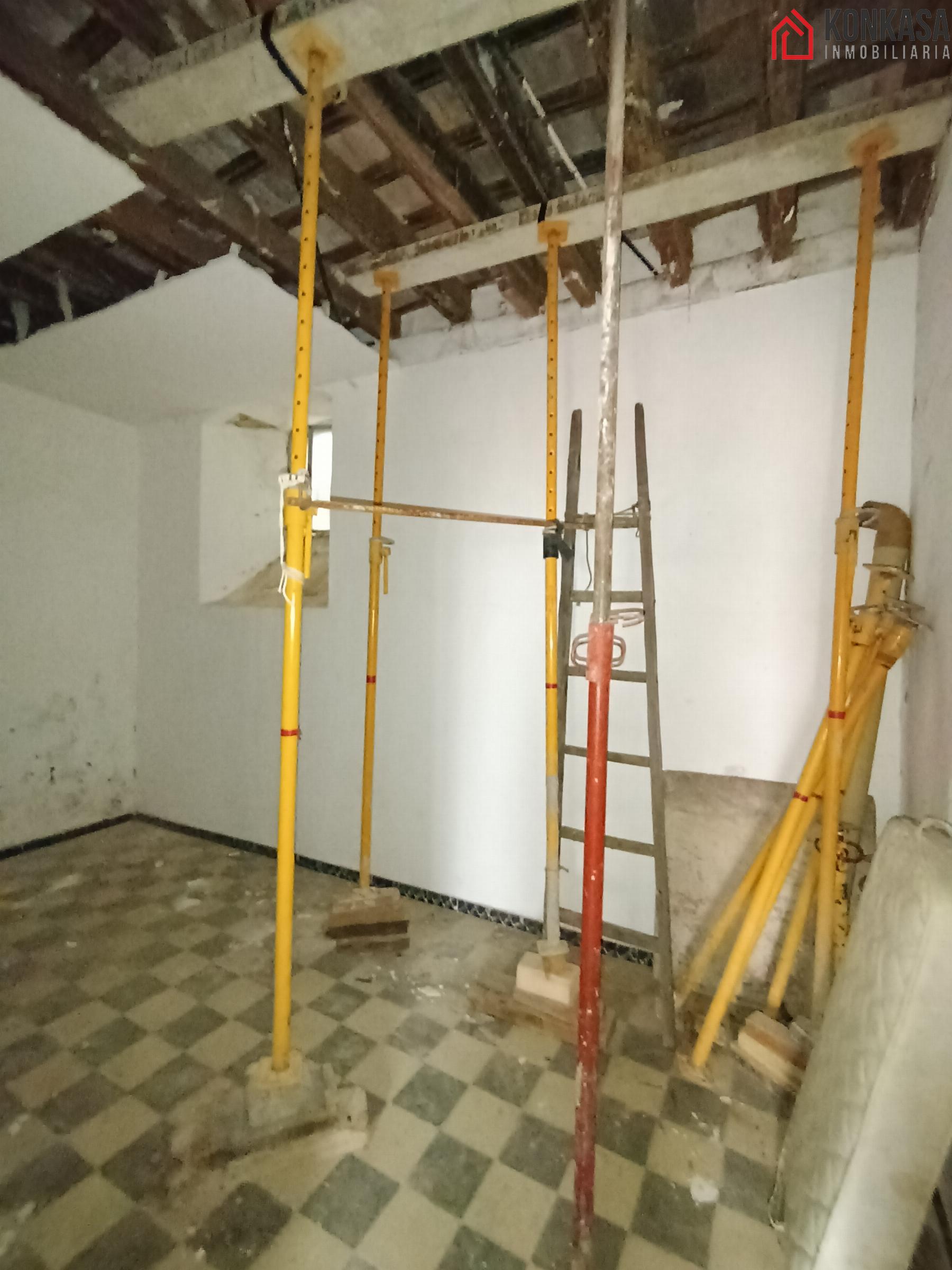 For sale of flat in Arcos de la Frontera