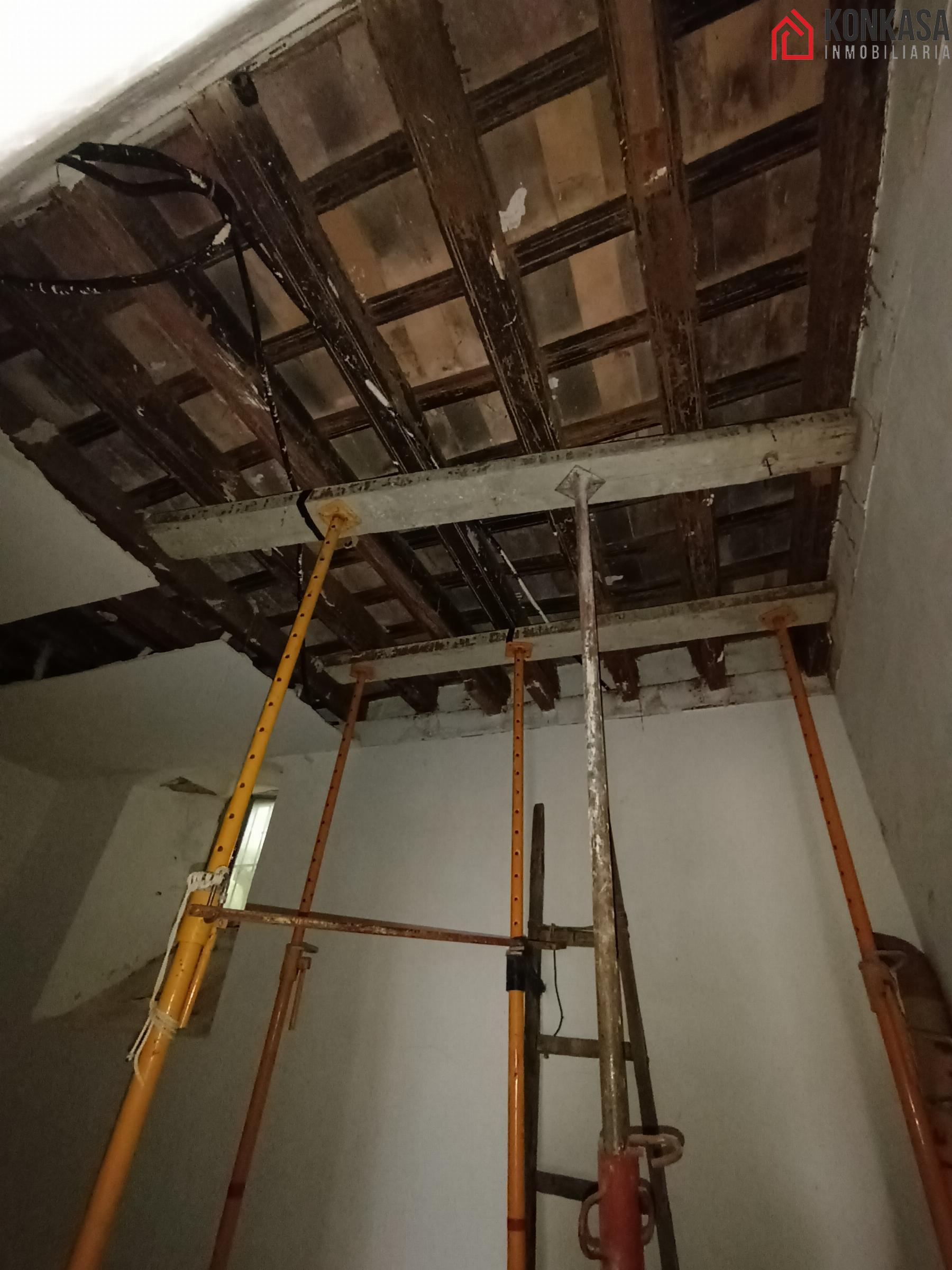 For sale of flat in Arcos de la Frontera