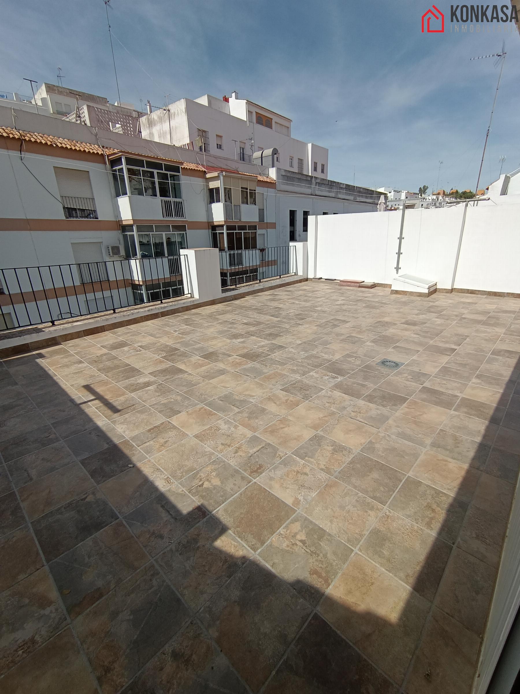 For sale of duplex in Arcos de la Frontera