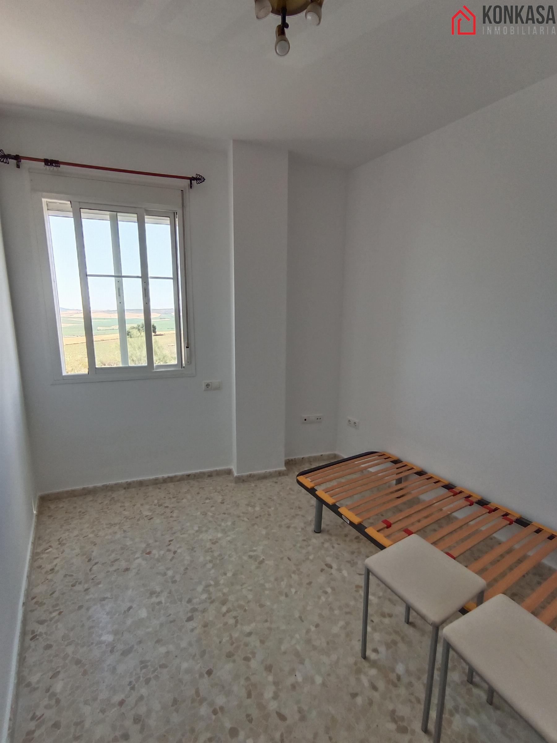 For sale of flat in Arcos de la Frontera