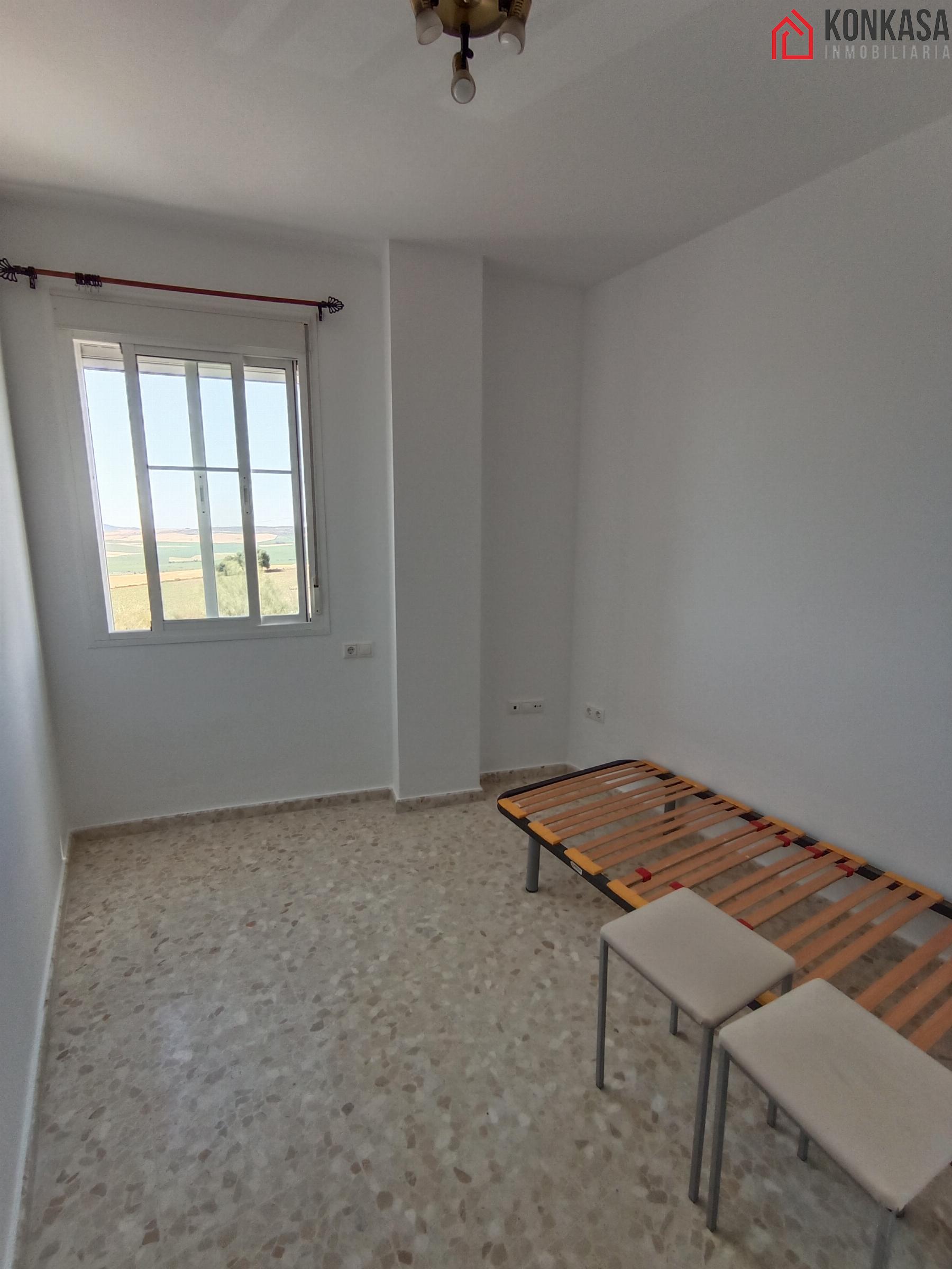 For sale of flat in Arcos de la Frontera