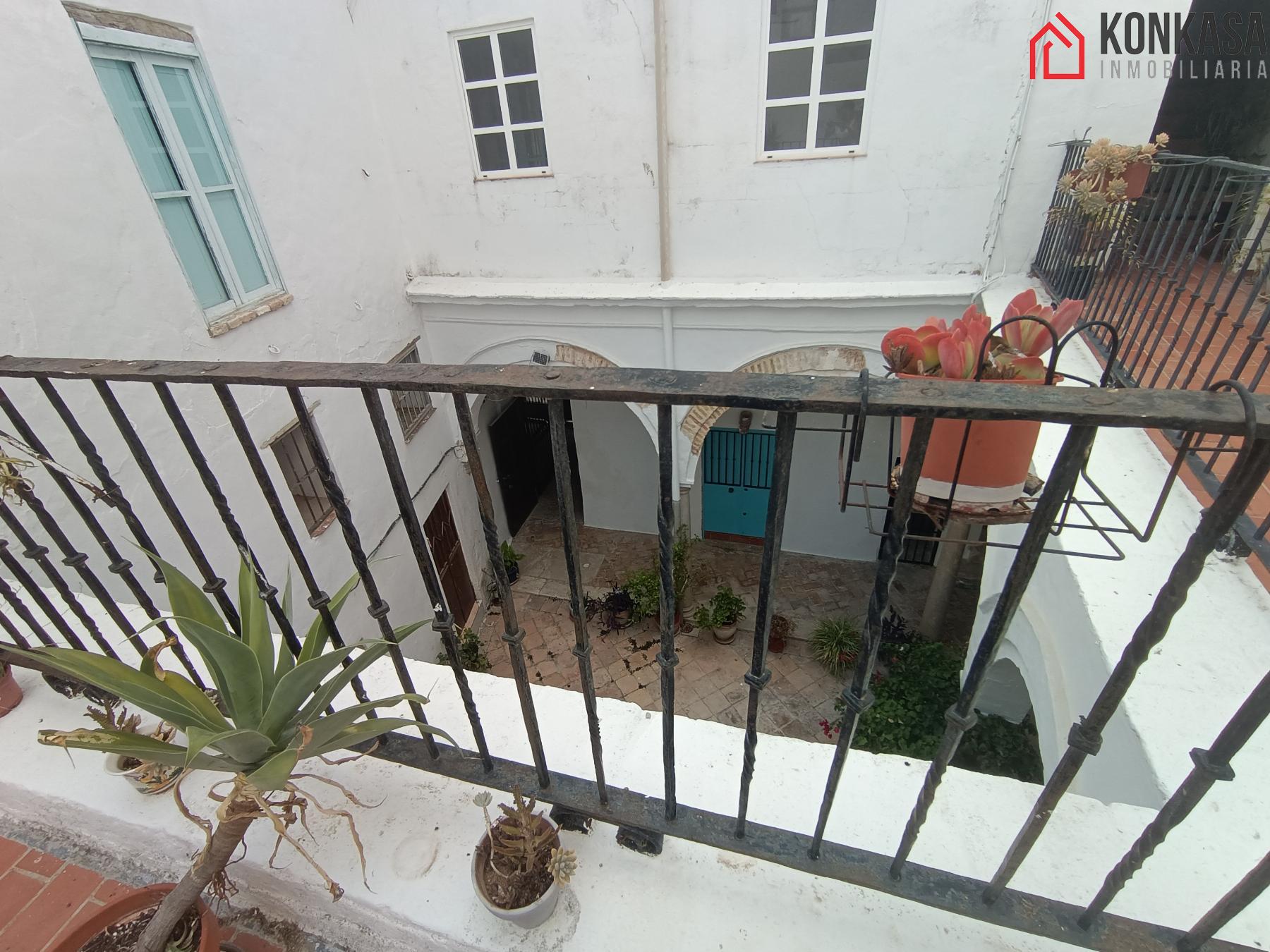 For sale of flat in Arcos de la Frontera