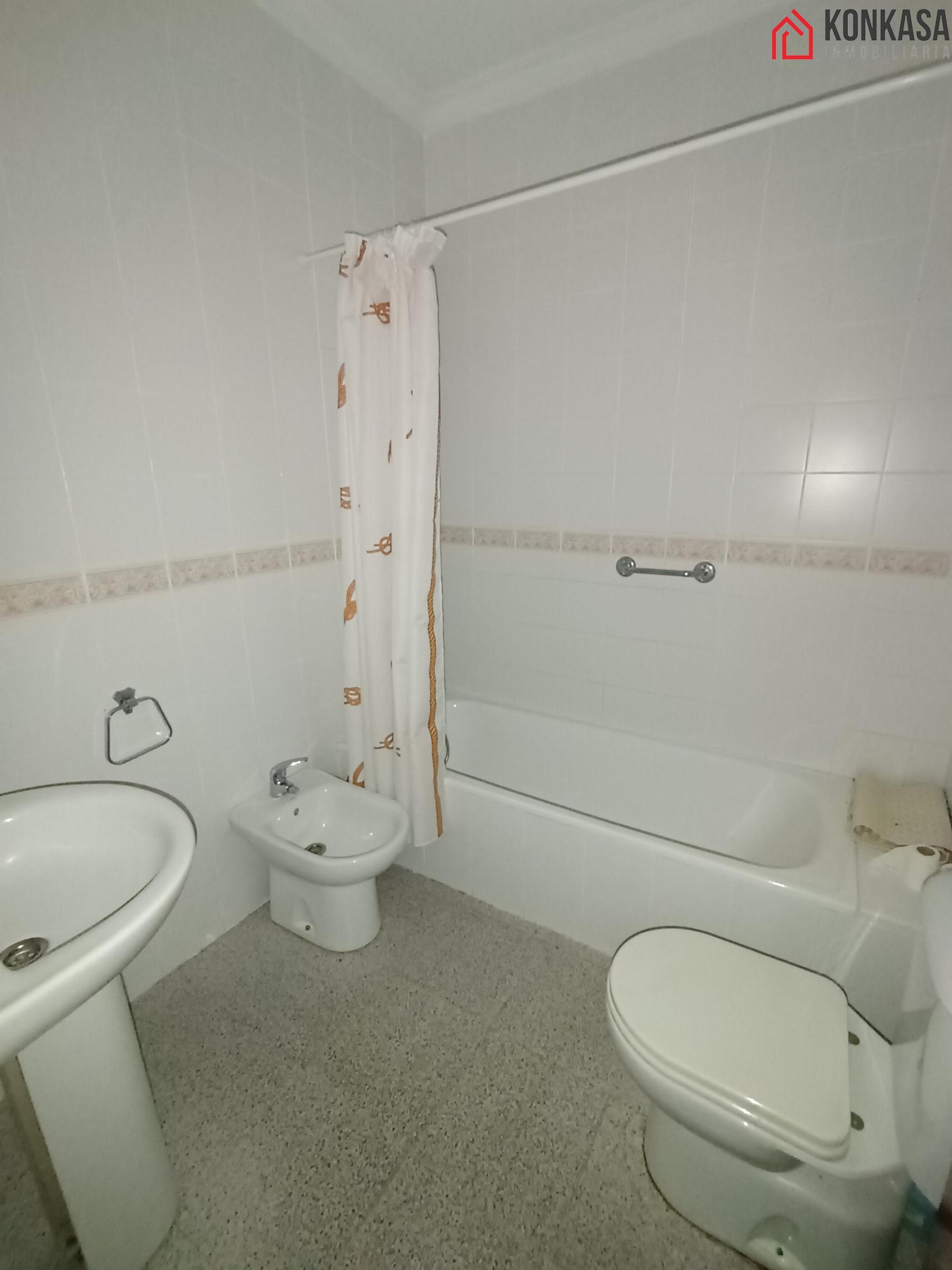 For sale of flat in Arcos de la Frontera