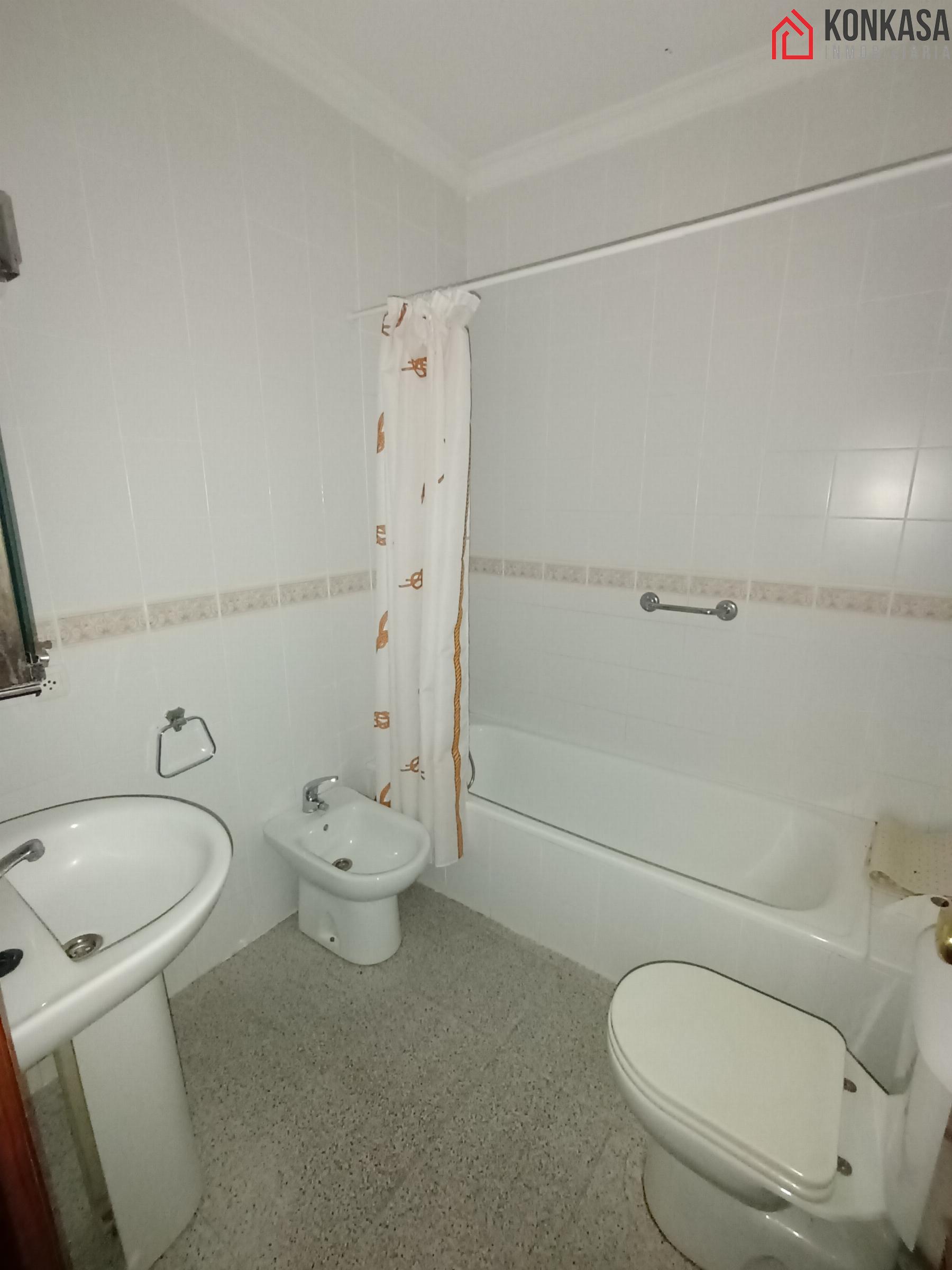 For sale of flat in Arcos de la Frontera