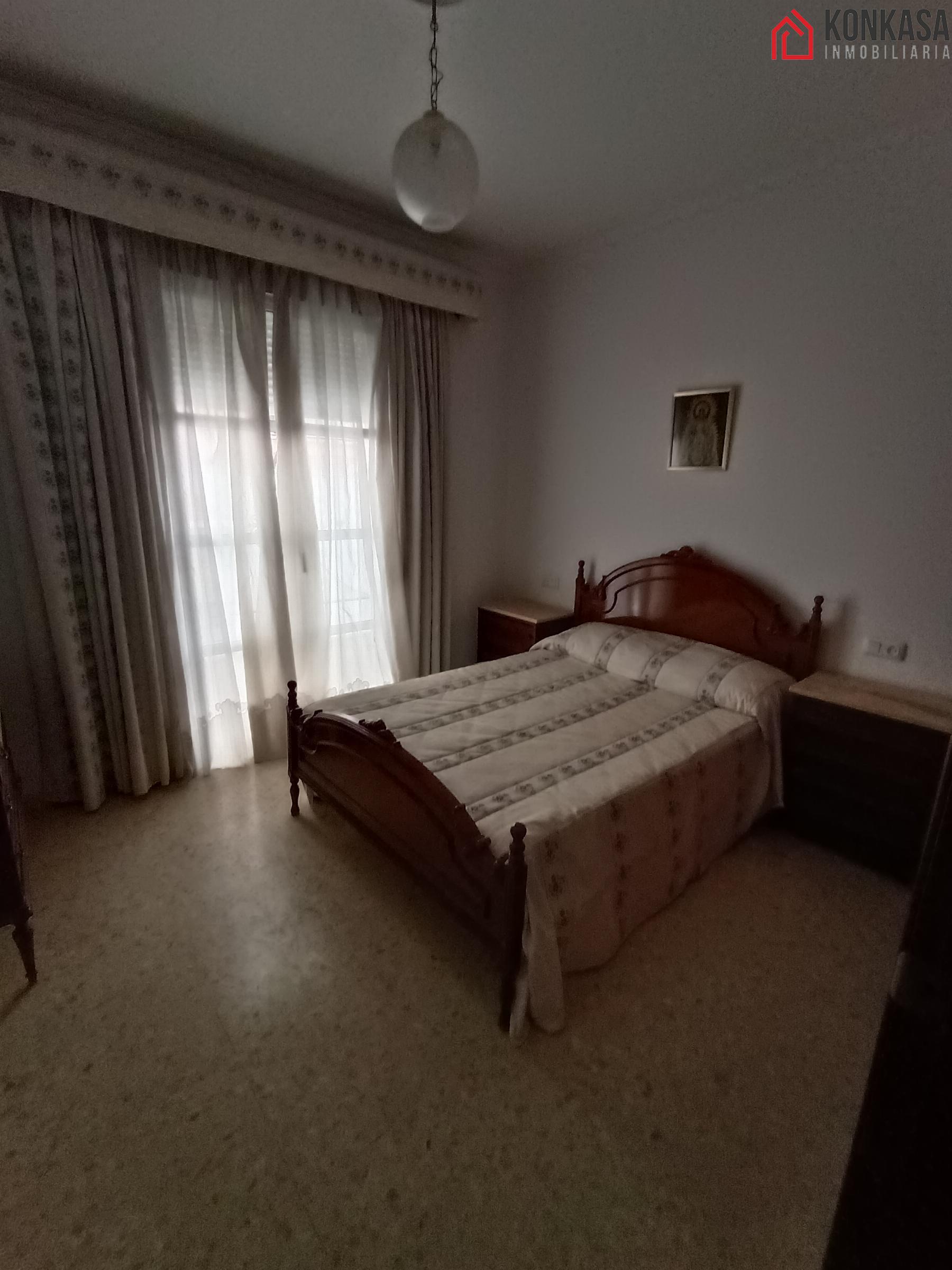 For sale of flat in Arcos de la Frontera