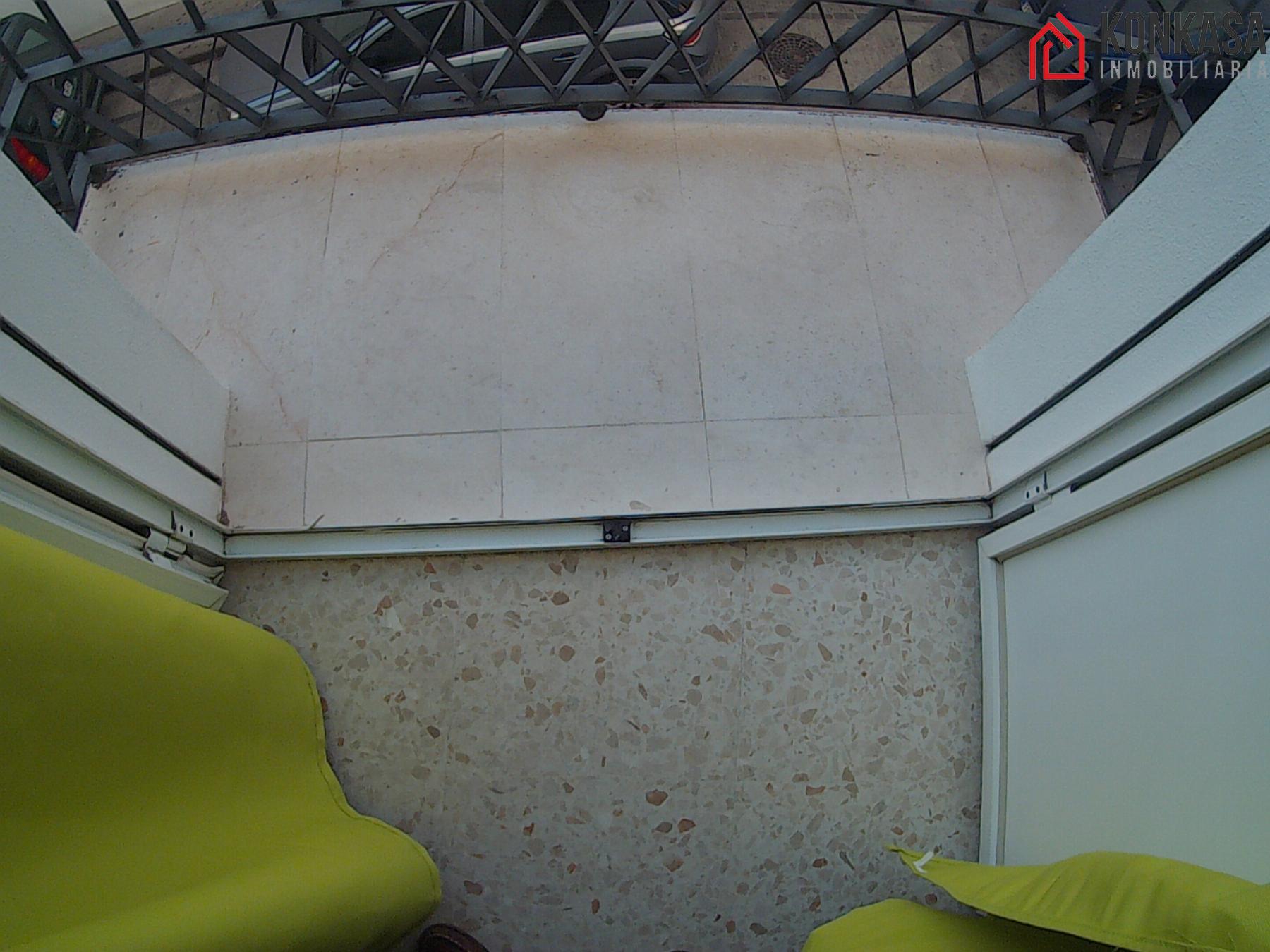 For sale of flat in Arcos de la Frontera