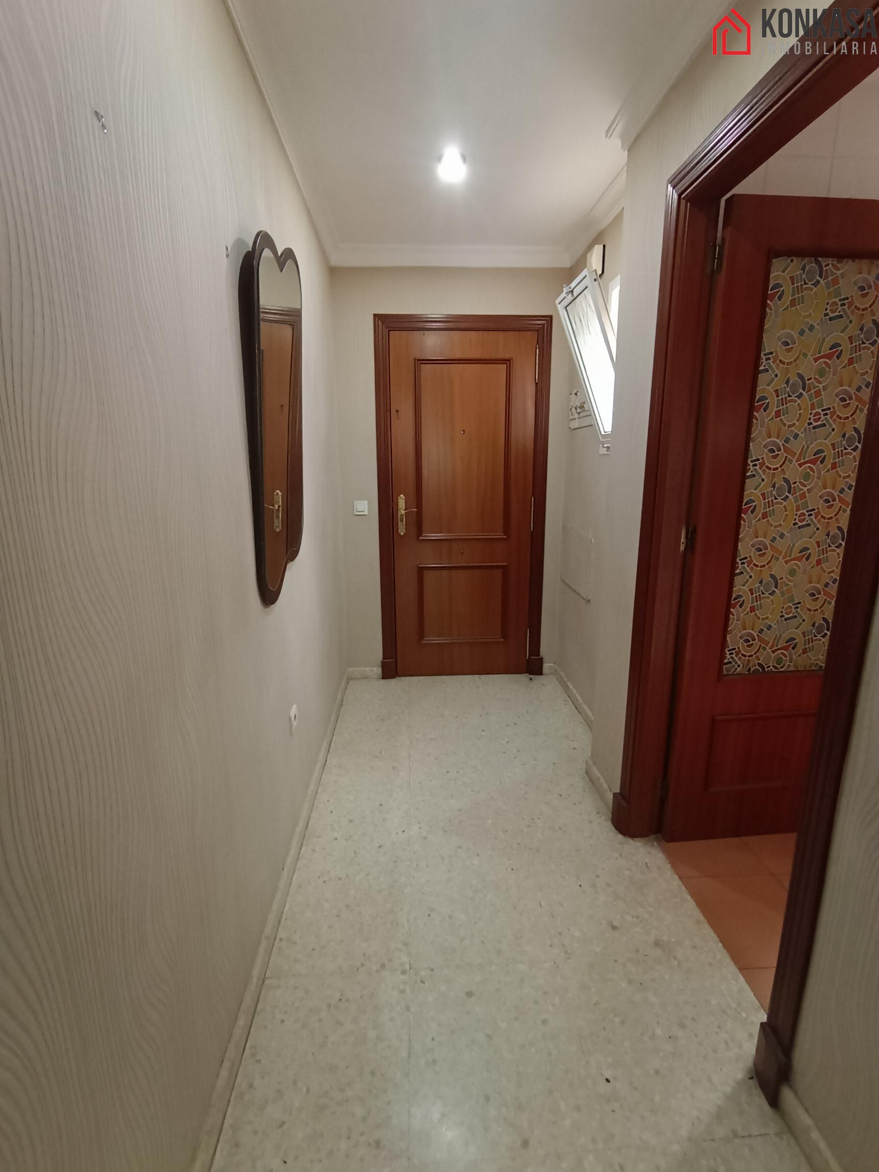 For sale of flat in Arcos de la Frontera