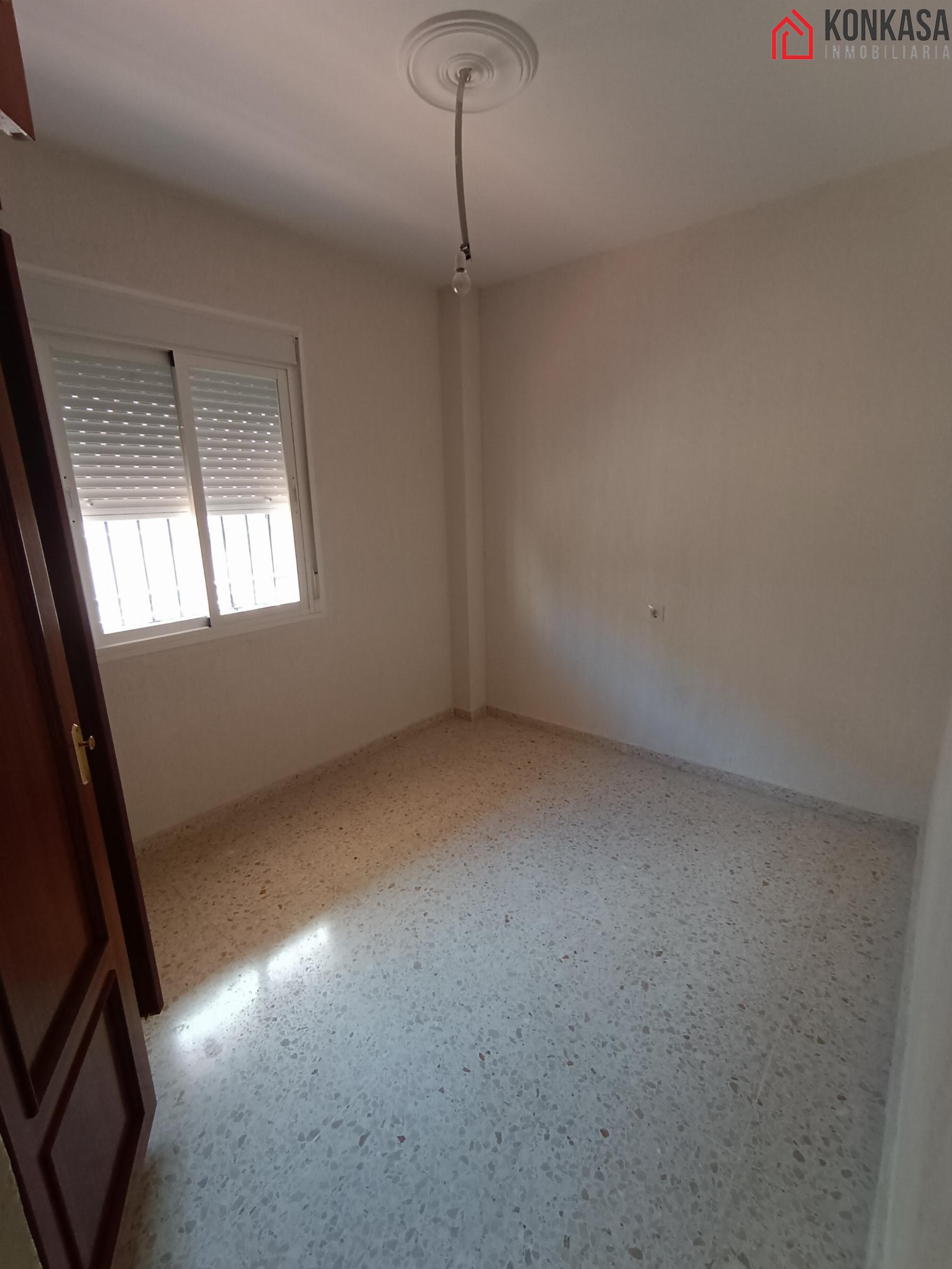 For sale of flat in Arcos de la Frontera