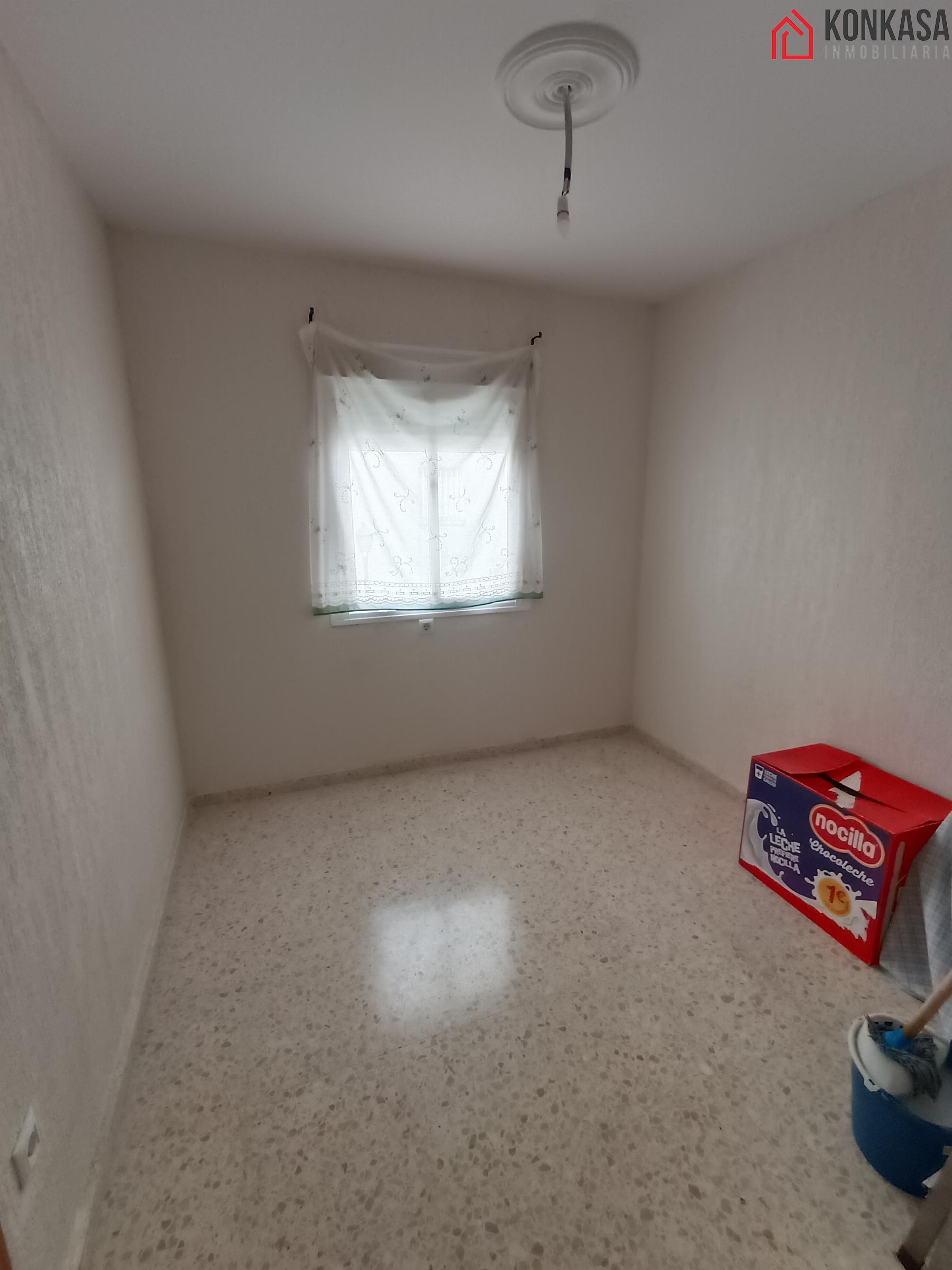 For sale of flat in Arcos de la Frontera