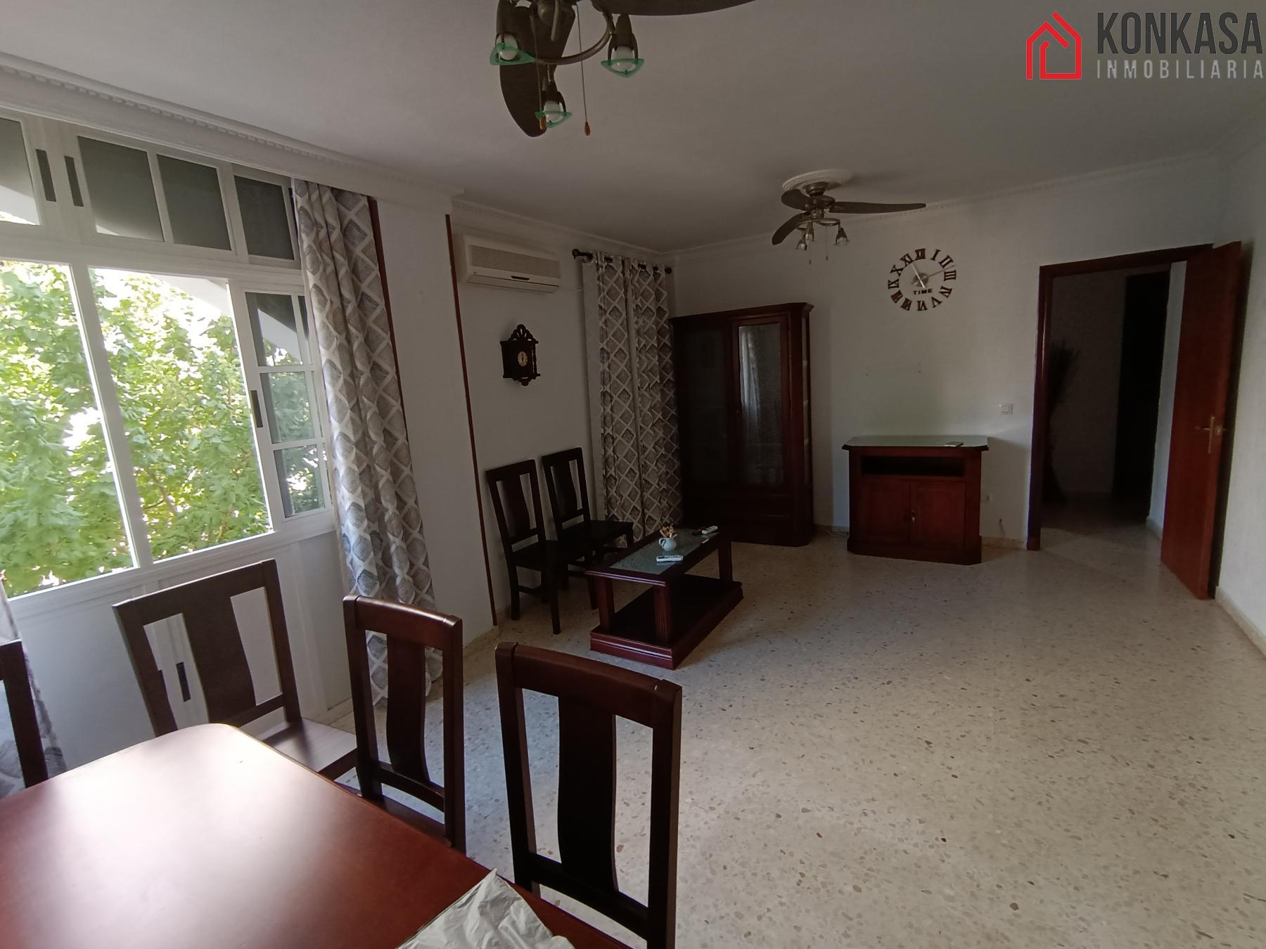 For sale of flat in Arcos de la Frontera