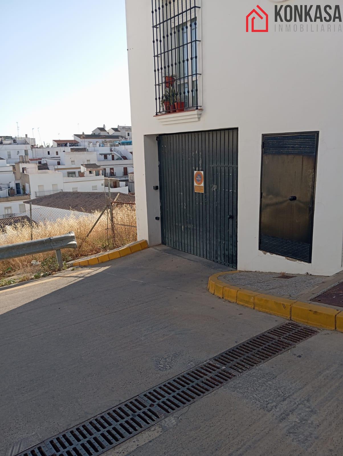 For sale of garage in Arcos de la Frontera