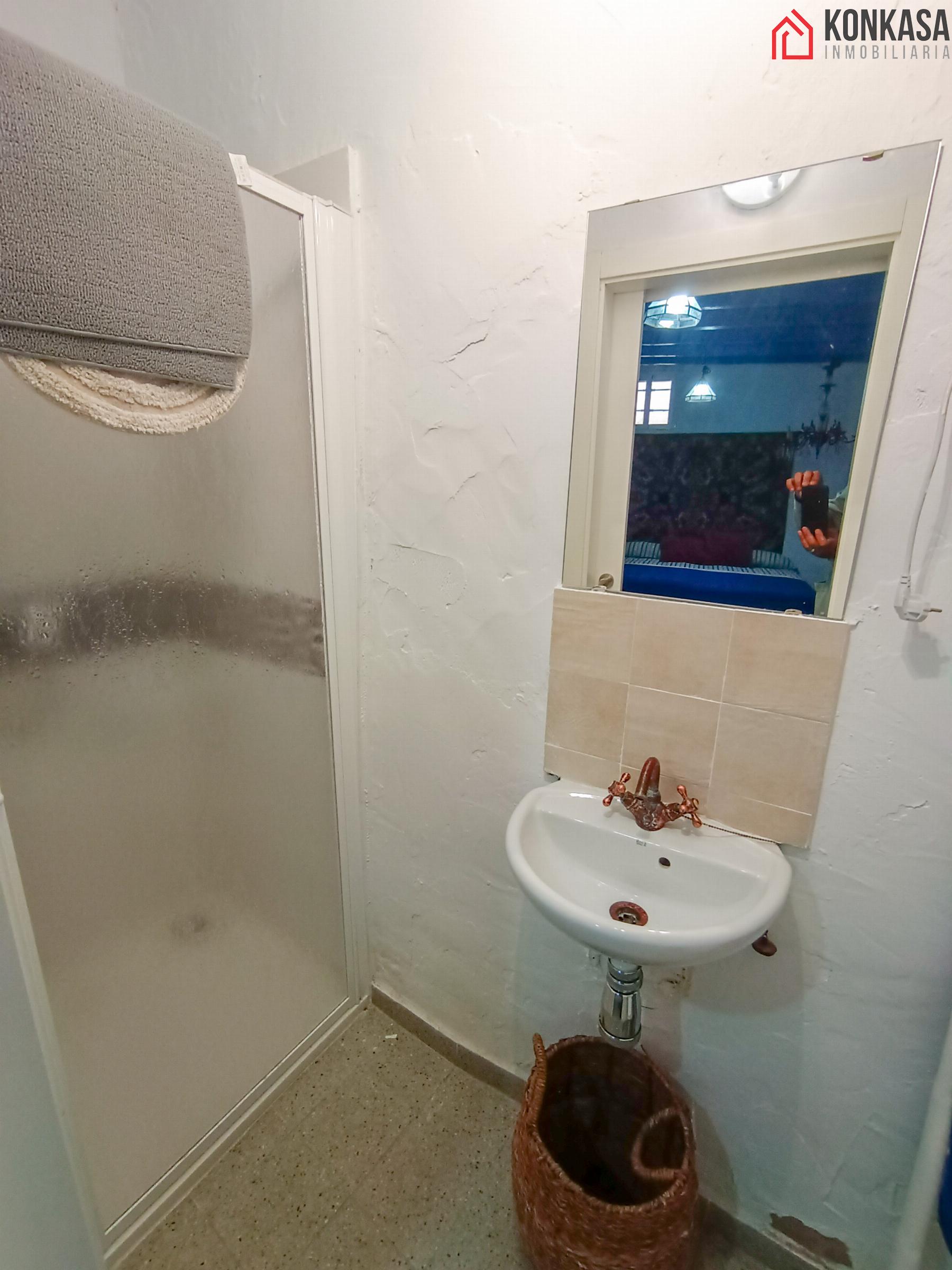 Suite bathroom