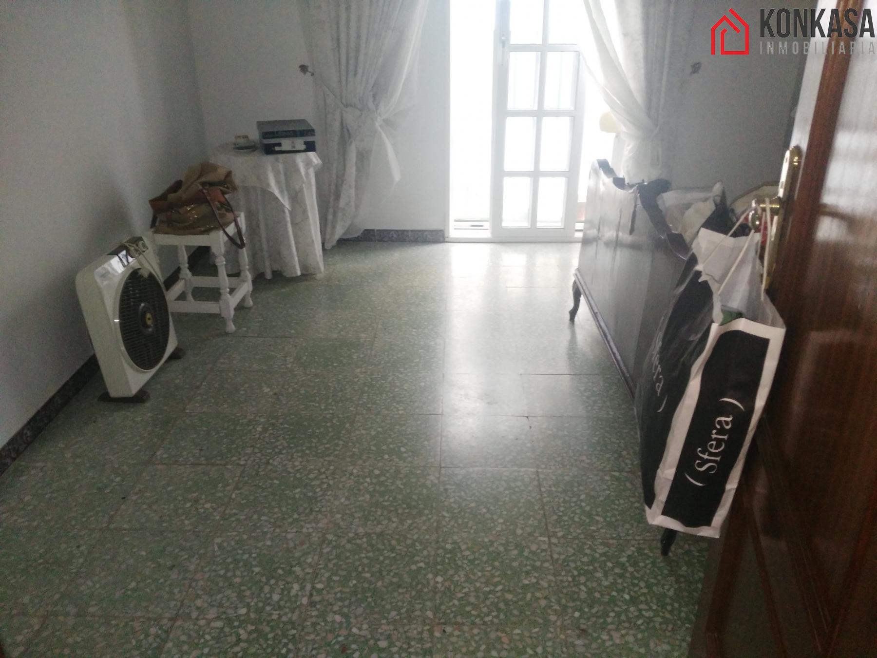 For sale of flat in Arcos de la Frontera