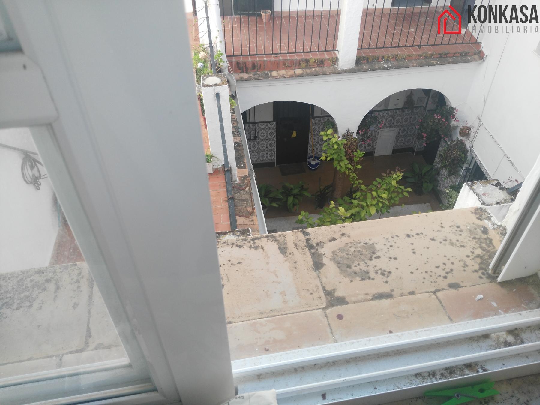 For sale of flat in Arcos de la Frontera