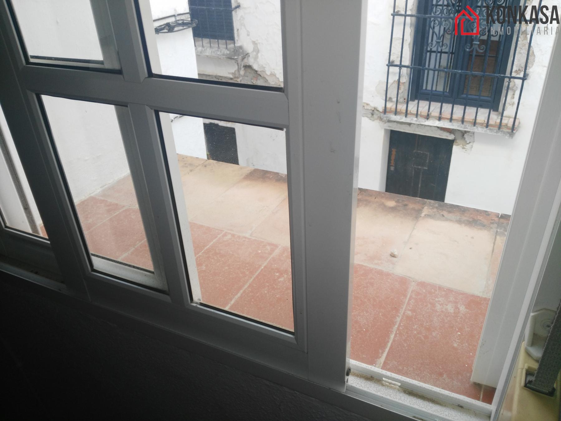 For sale of flat in Arcos de la Frontera