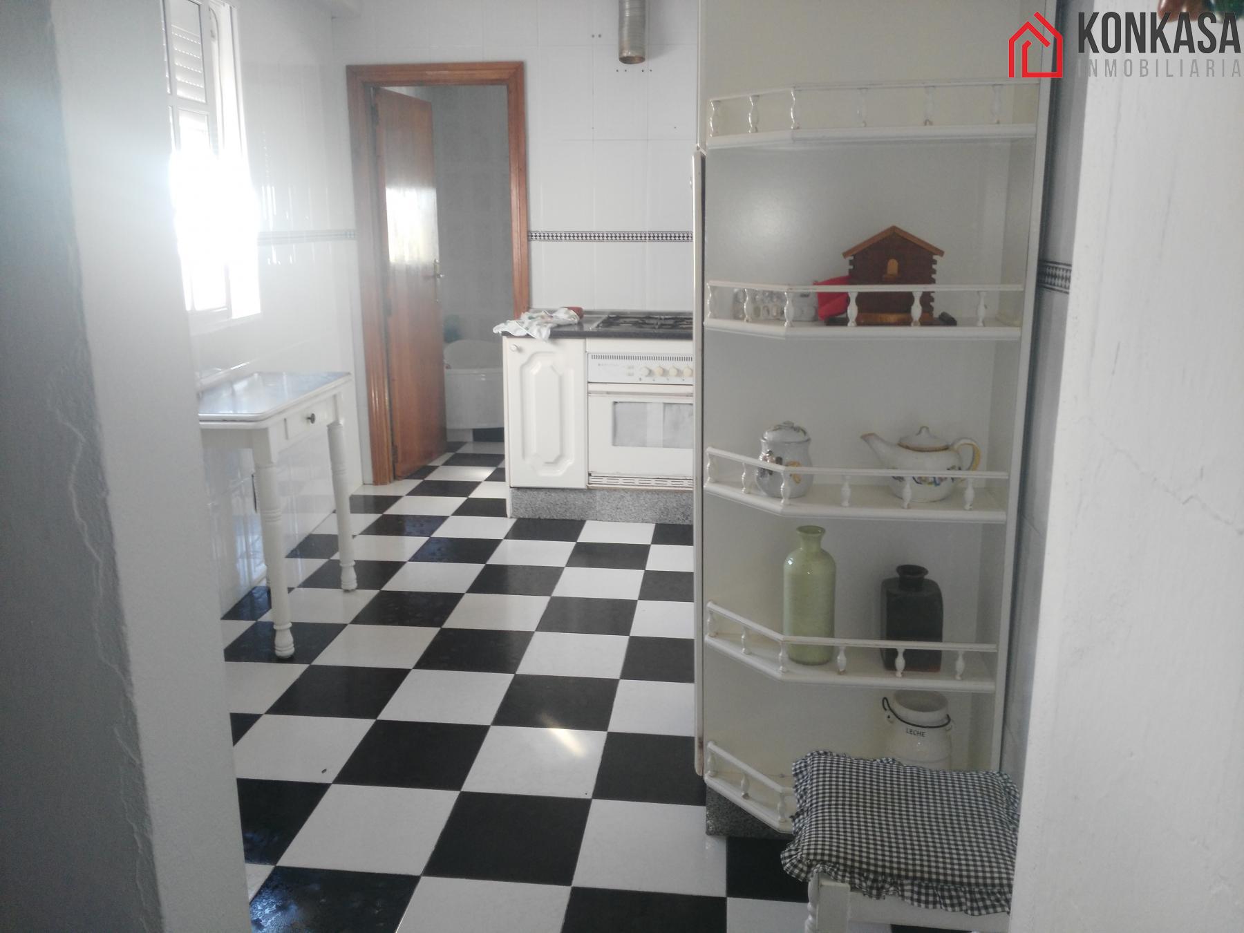 For sale of flat in Arcos de la Frontera