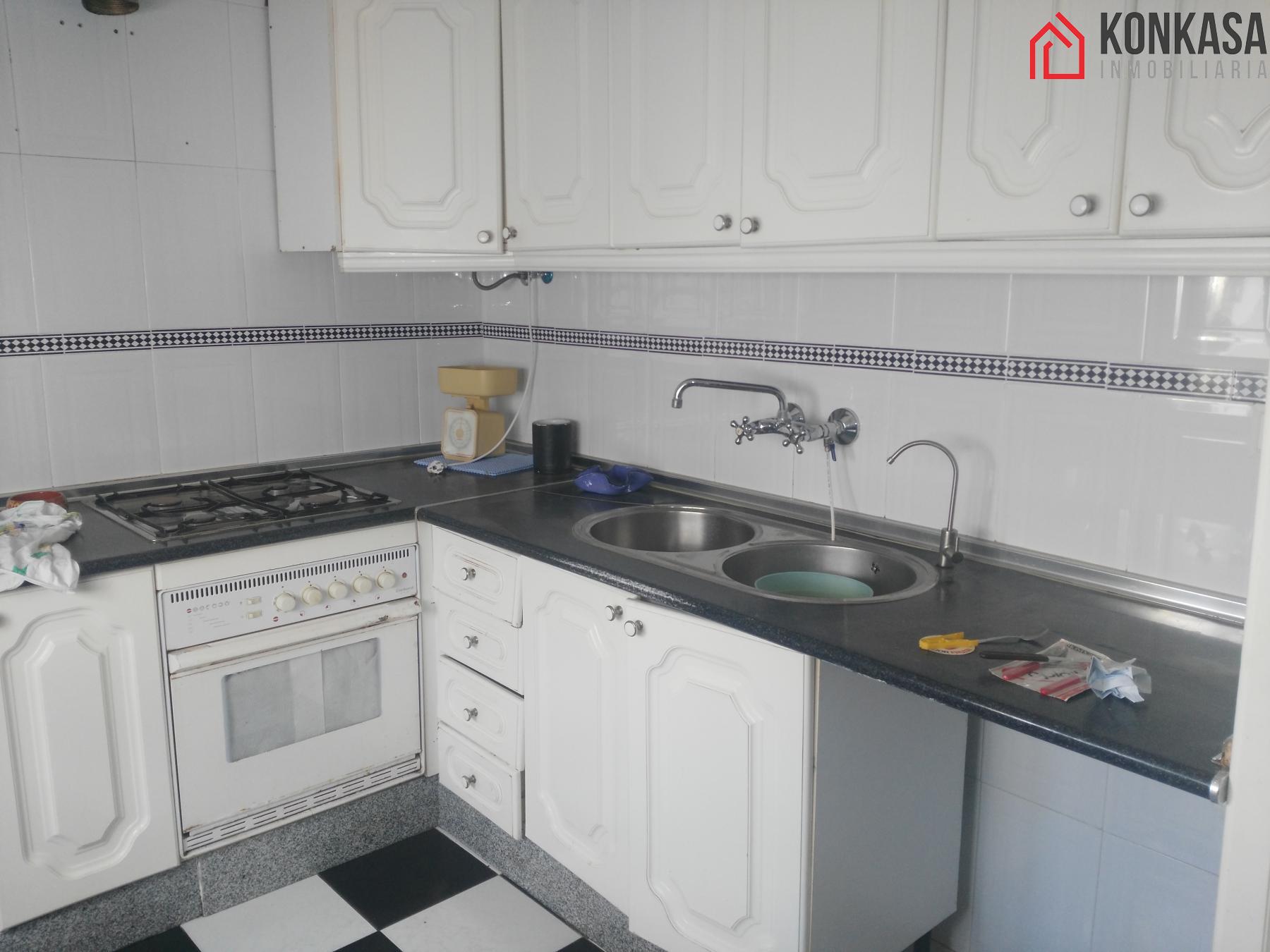 For sale of flat in Arcos de la Frontera