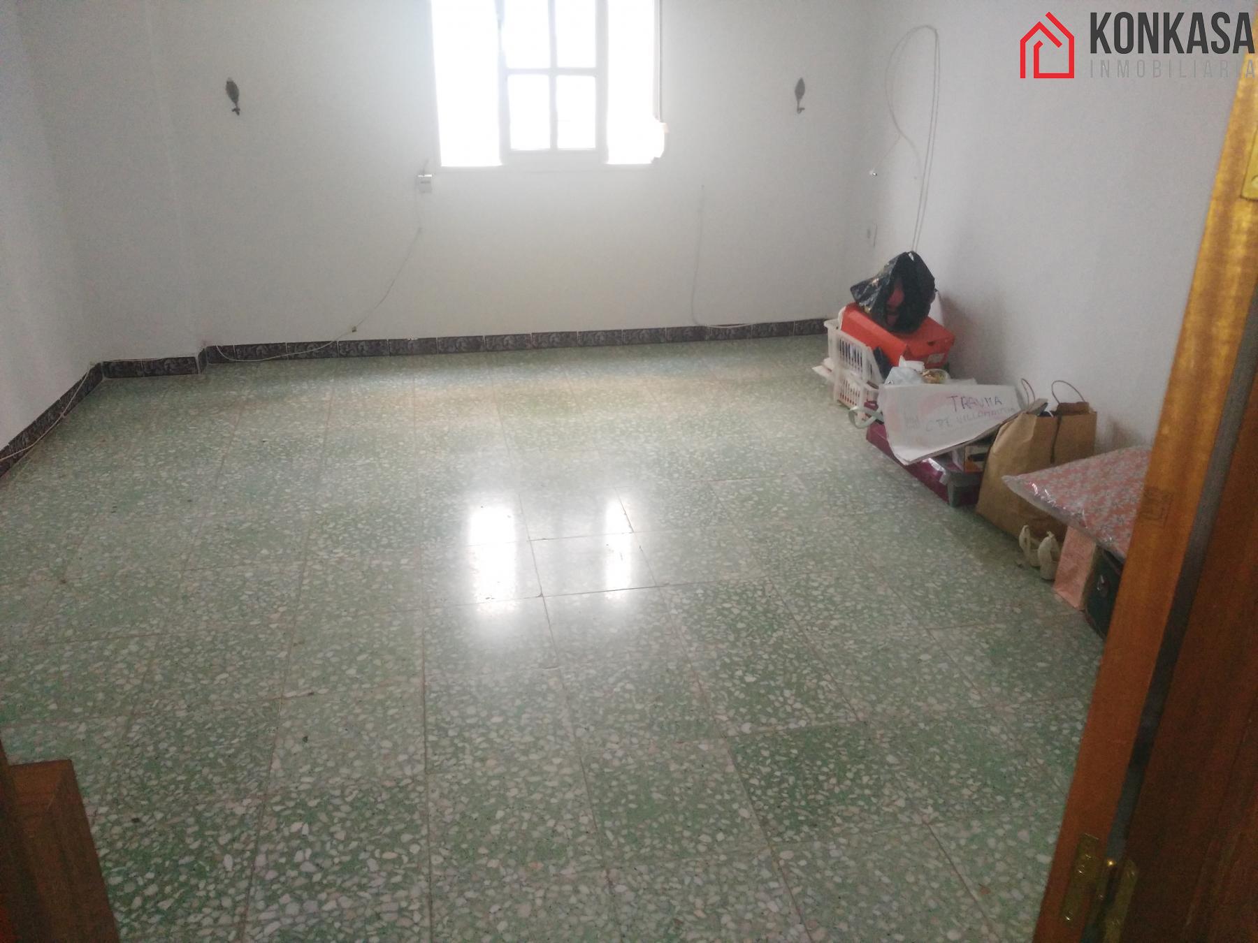 For sale of flat in Arcos de la Frontera
