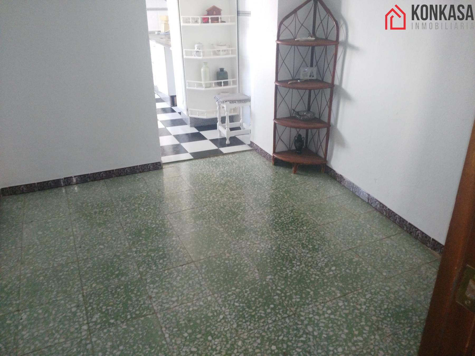 For sale of flat in Arcos de la Frontera