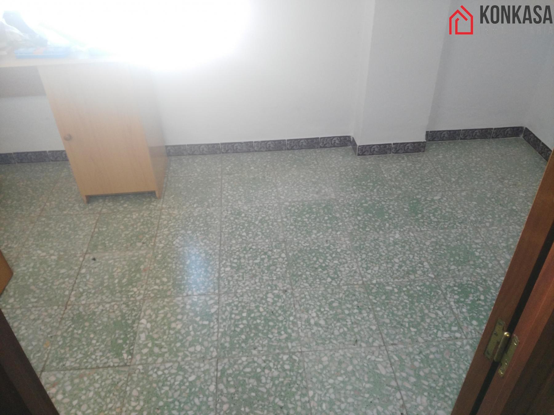 For sale of flat in Arcos de la Frontera