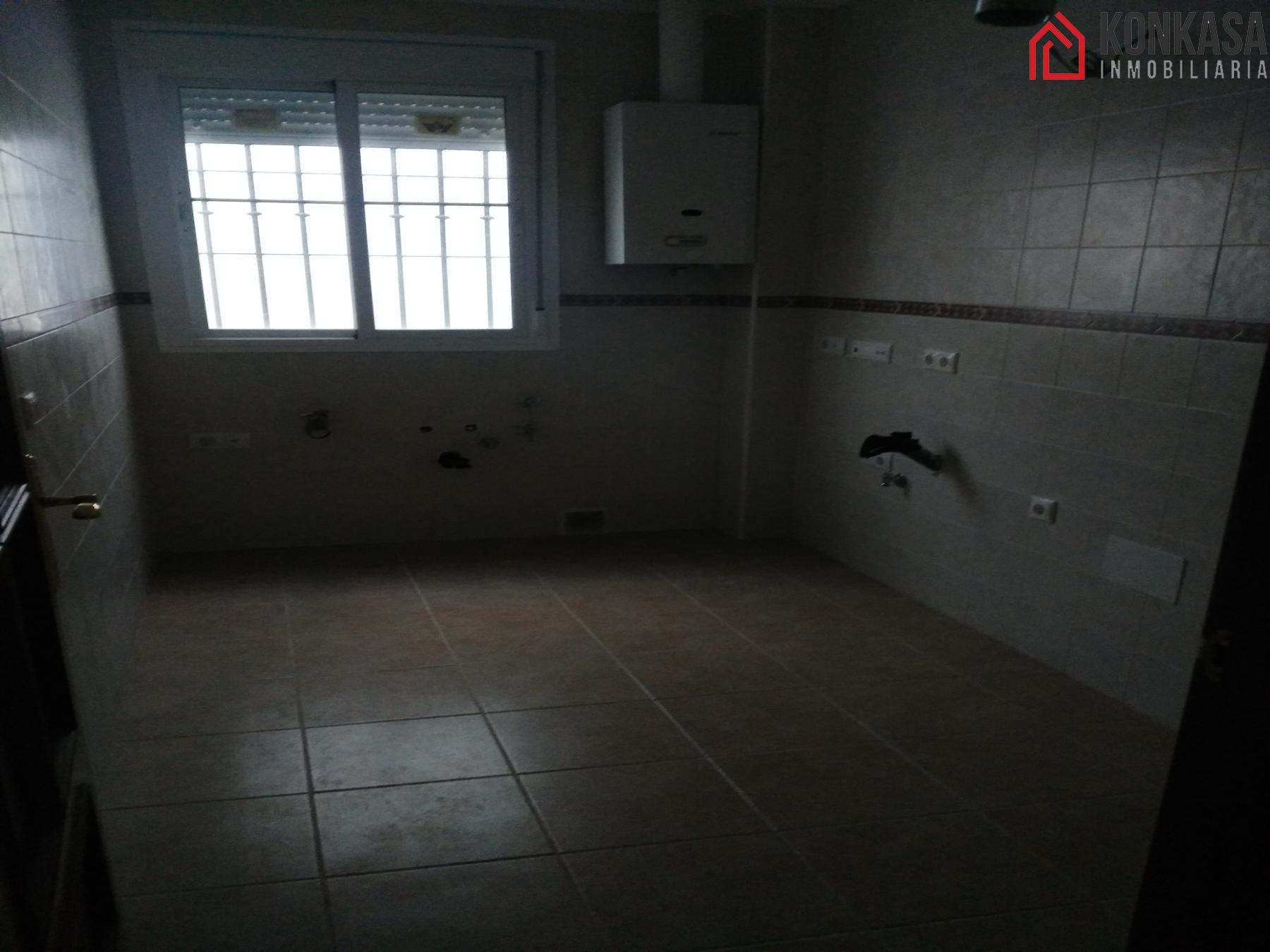 For sale of ground floor in Arcos de la Frontera