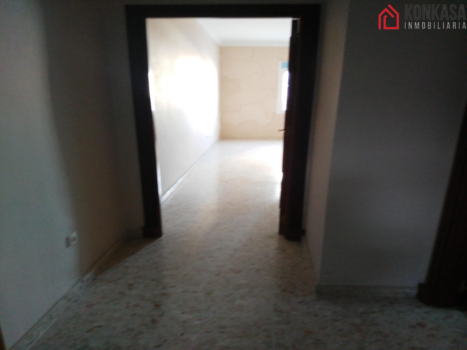 For sale of ground floor in Arcos de la Frontera