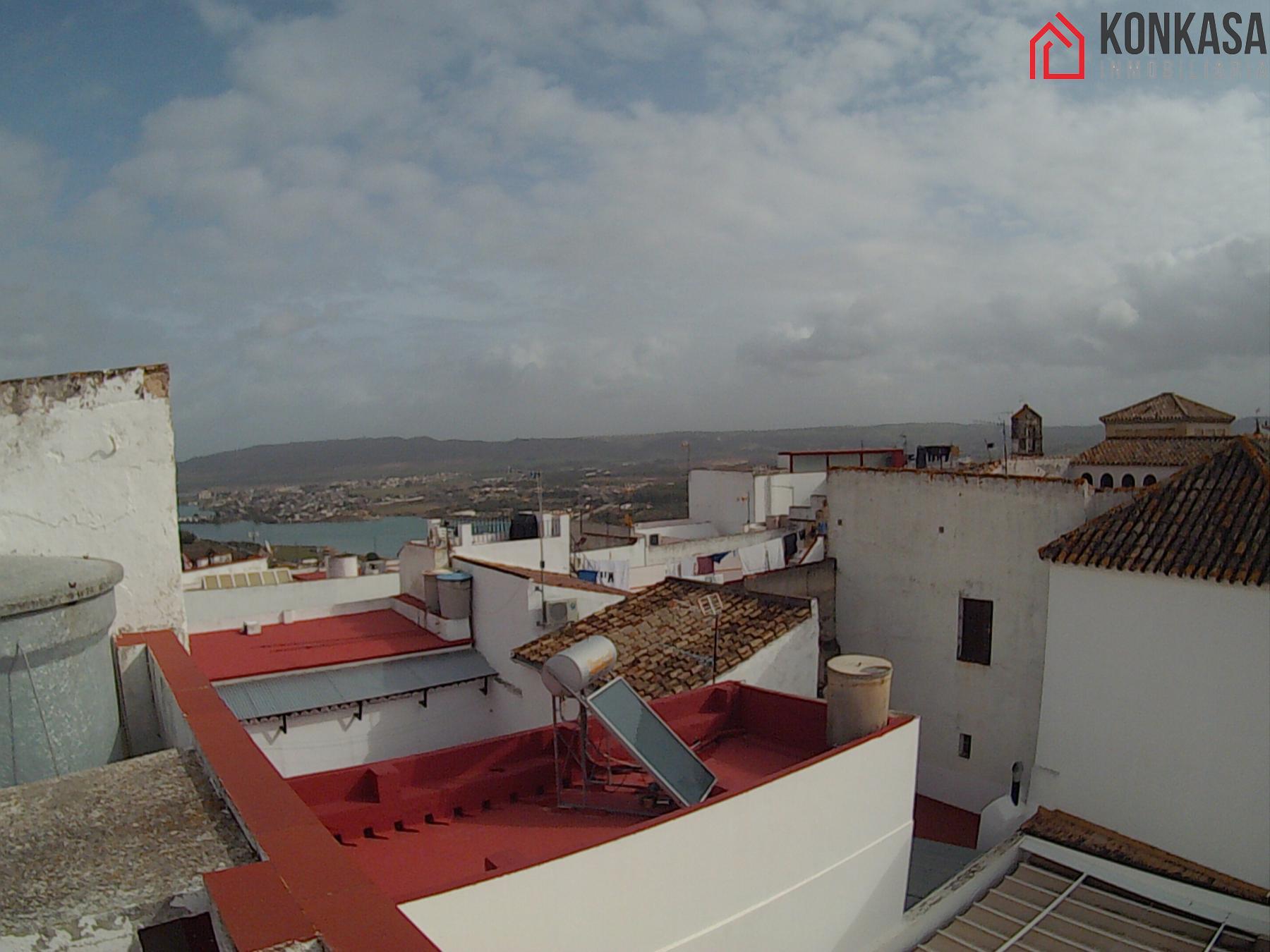 For sale of flat in Arcos de la Frontera