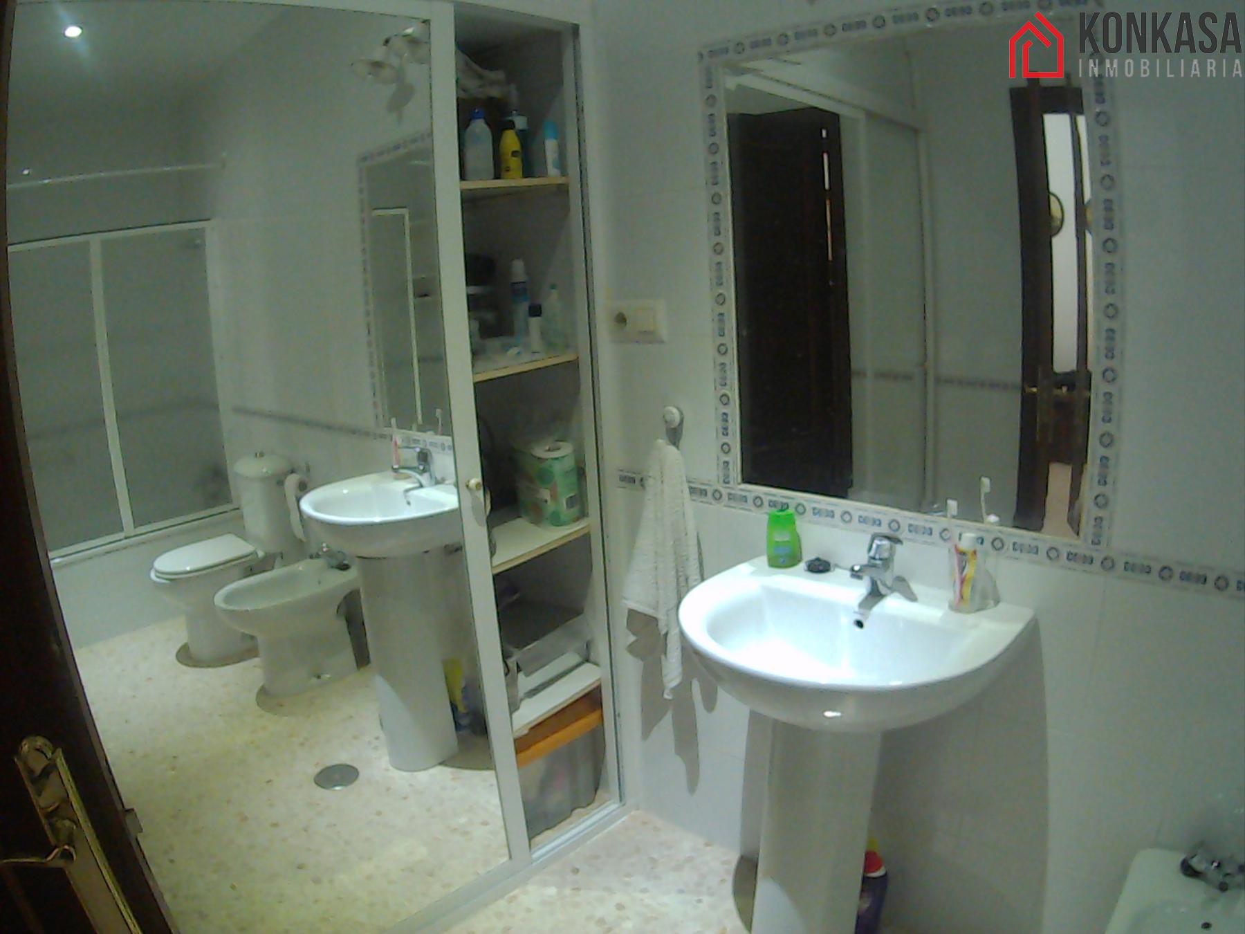 For sale of flat in Arcos de la Frontera