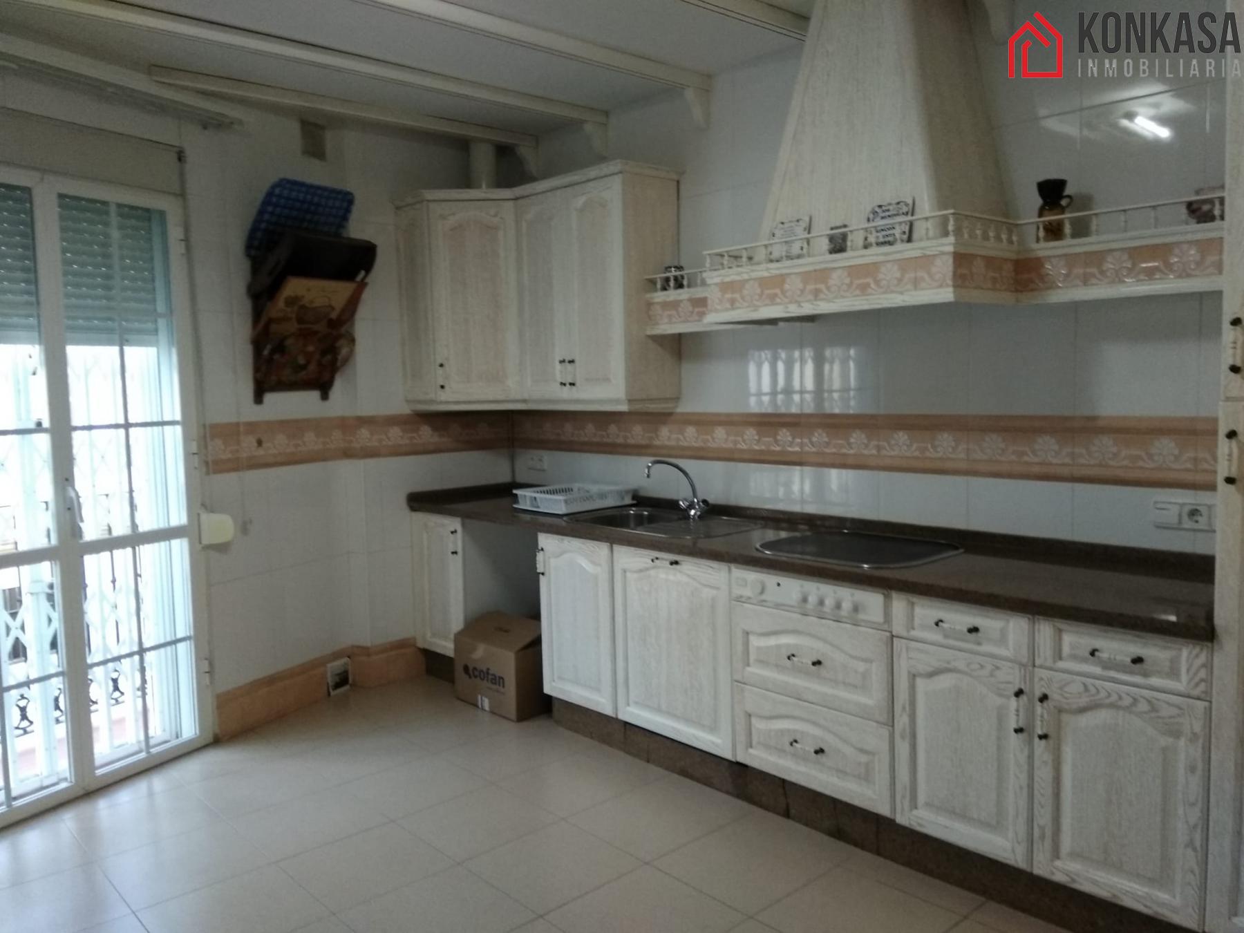 For sale of flat in Arcos de la Frontera