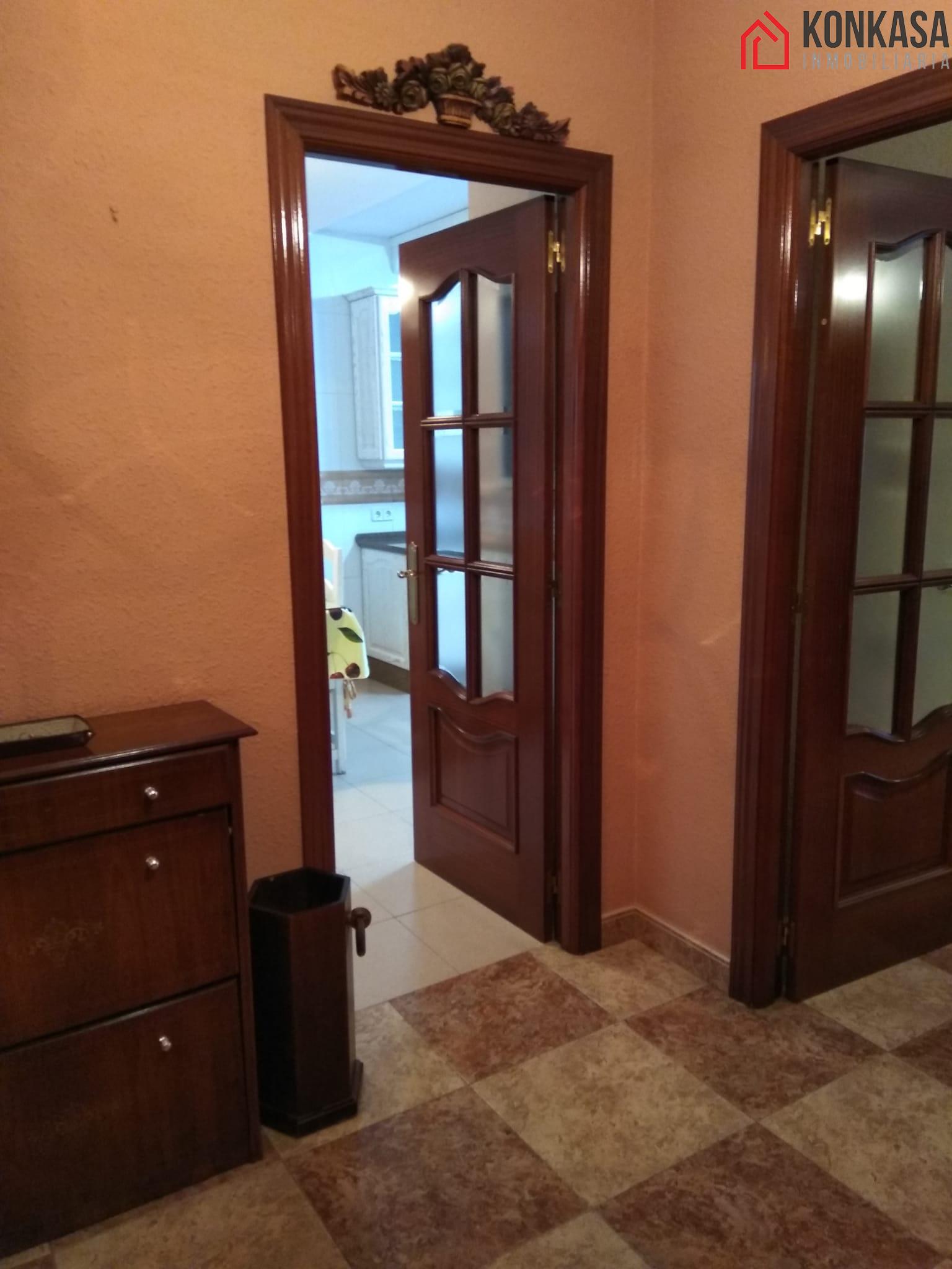 For sale of flat in Arcos de la Frontera