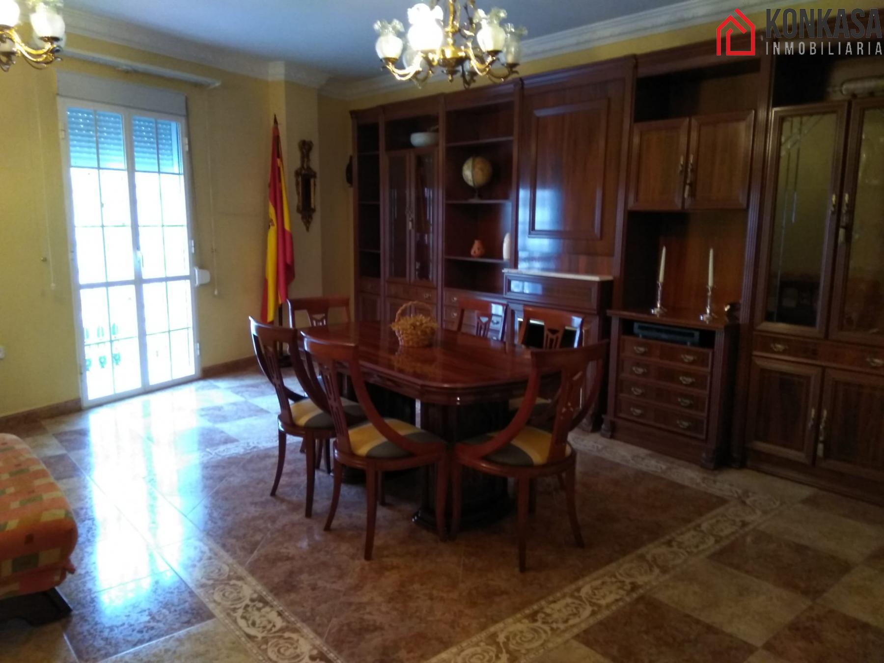 For sale of flat in Arcos de la Frontera