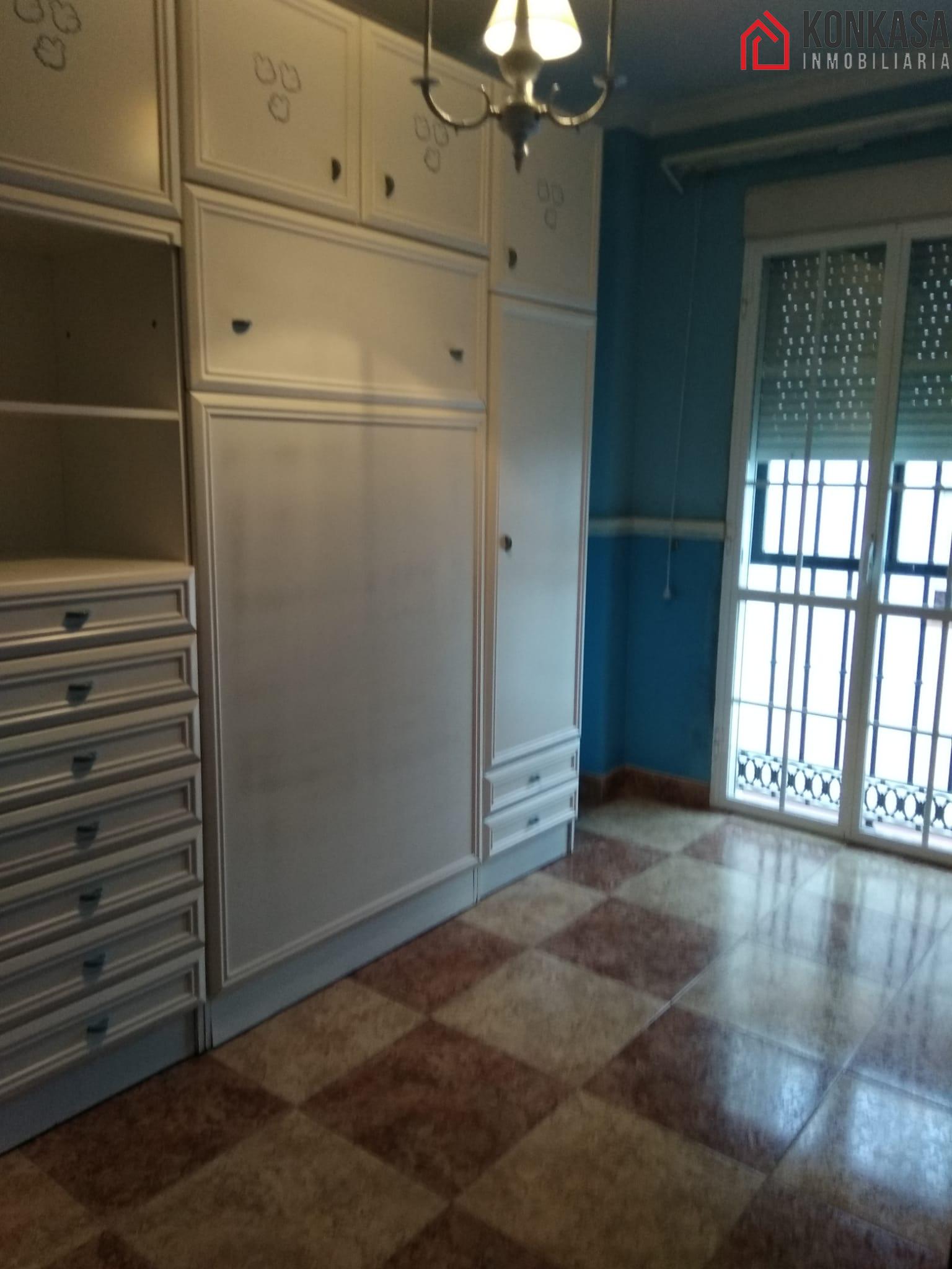 For sale of flat in Arcos de la Frontera