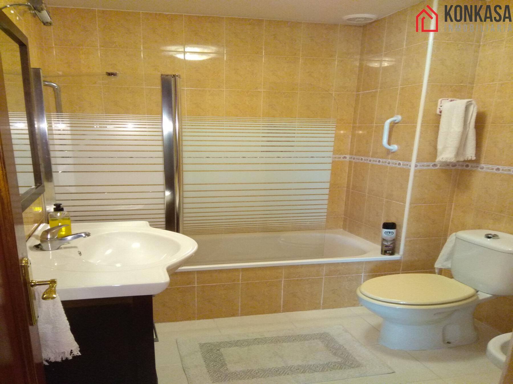 For sale of flat in Arcos de la Frontera
