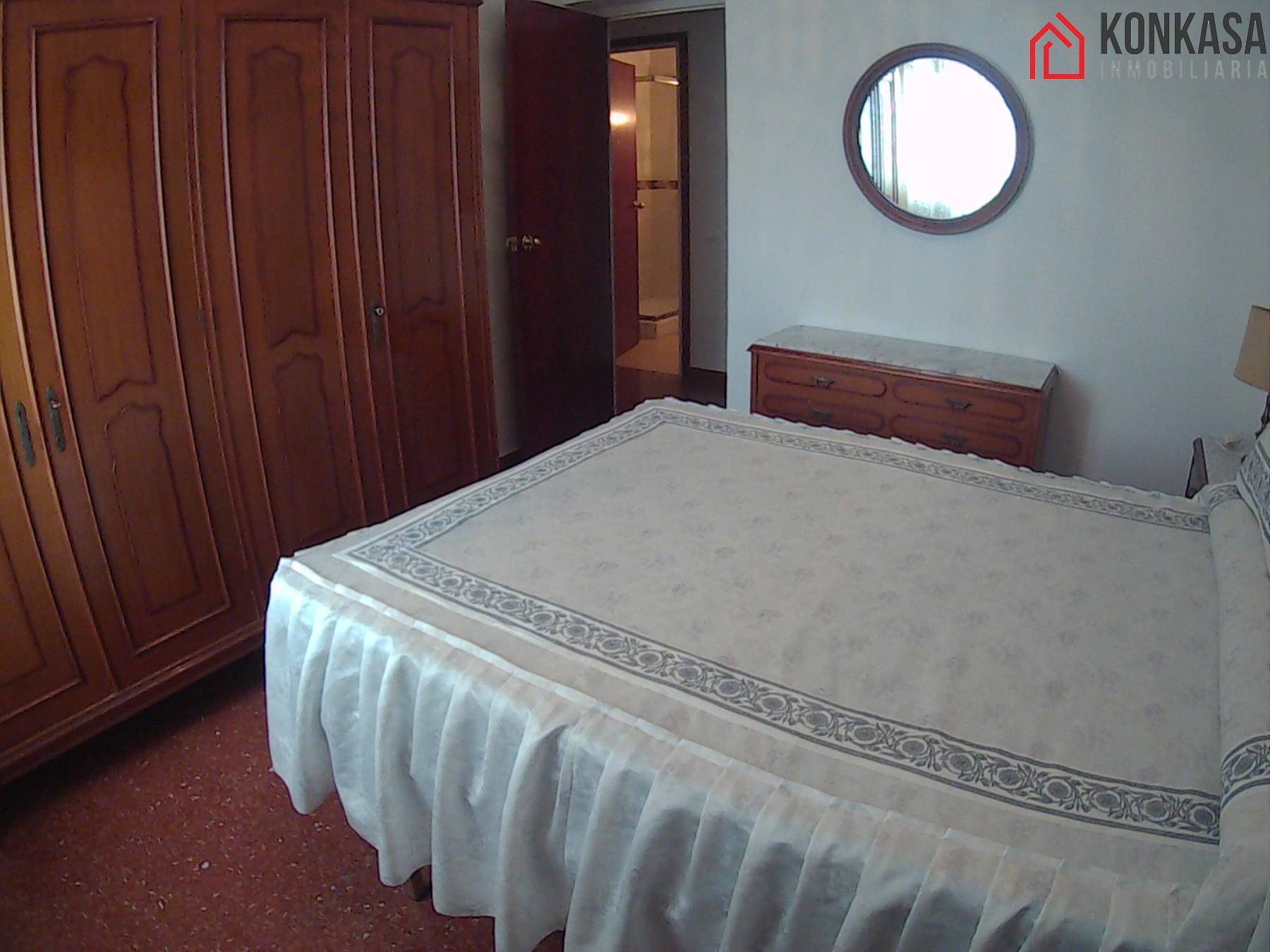 For sale of flat in Arcos de la Frontera